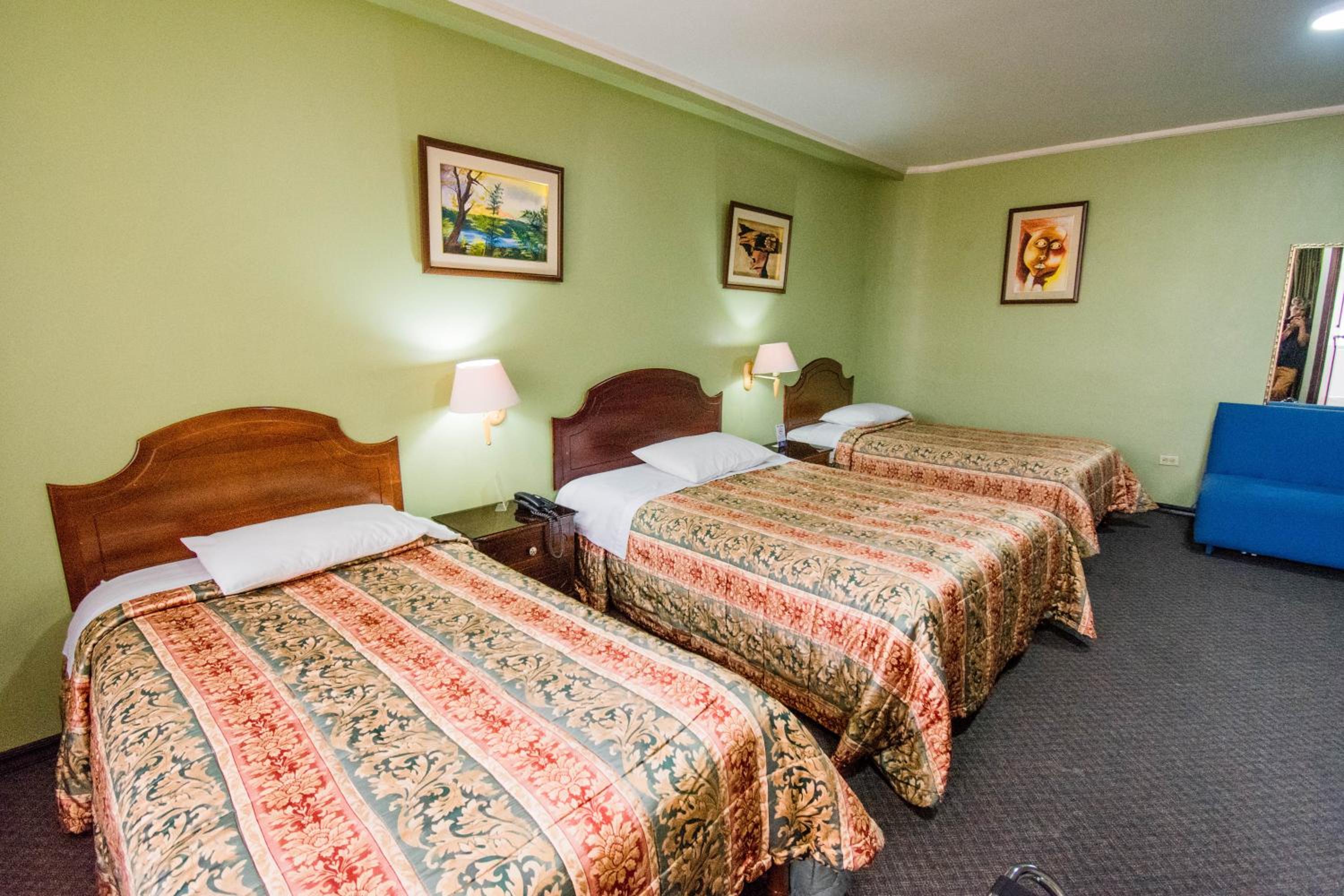Standard Quadruple Room photo 3