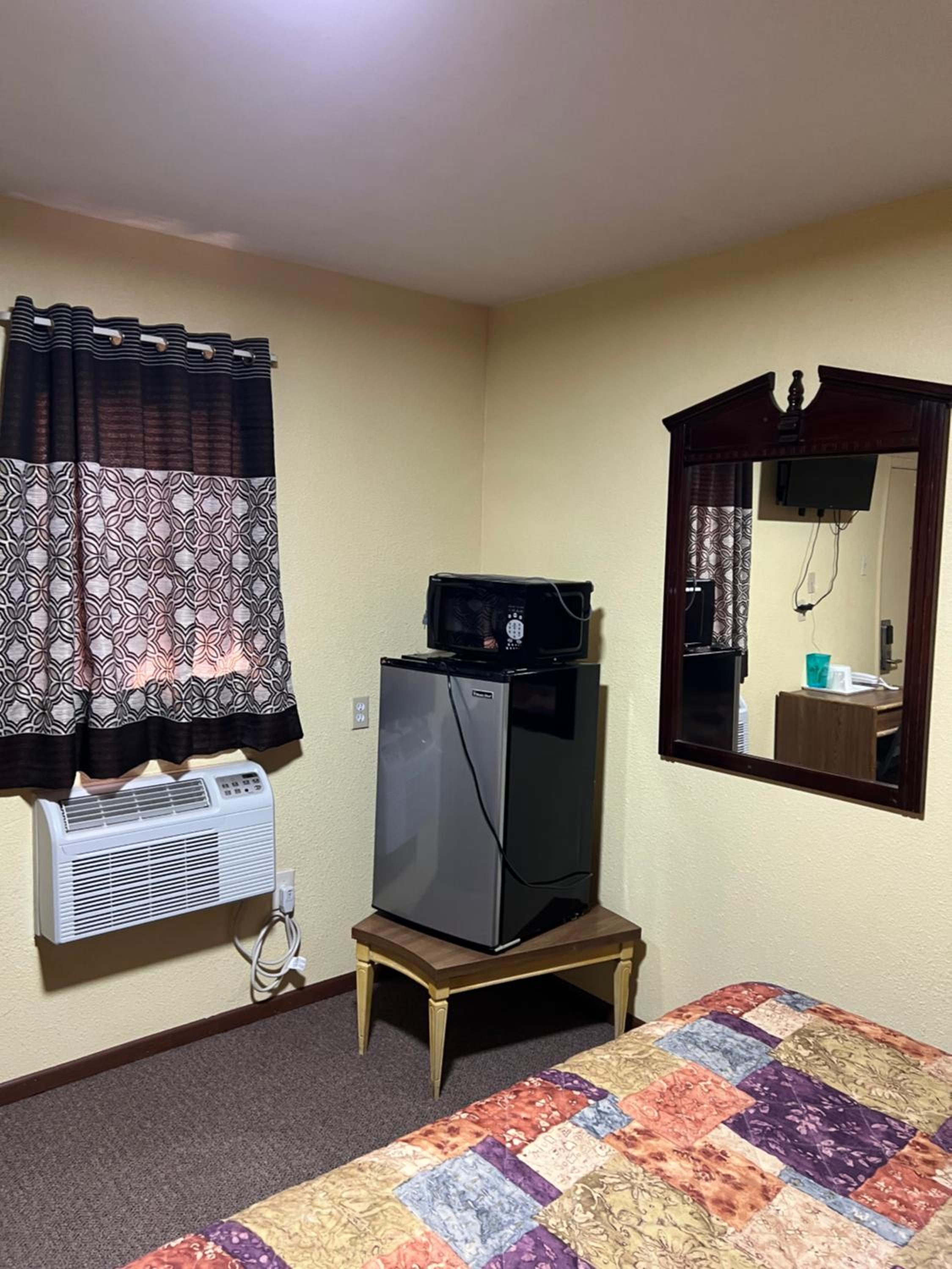 Standard King Room photo 2