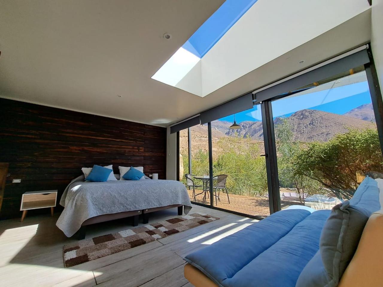 King Room with Mountain View