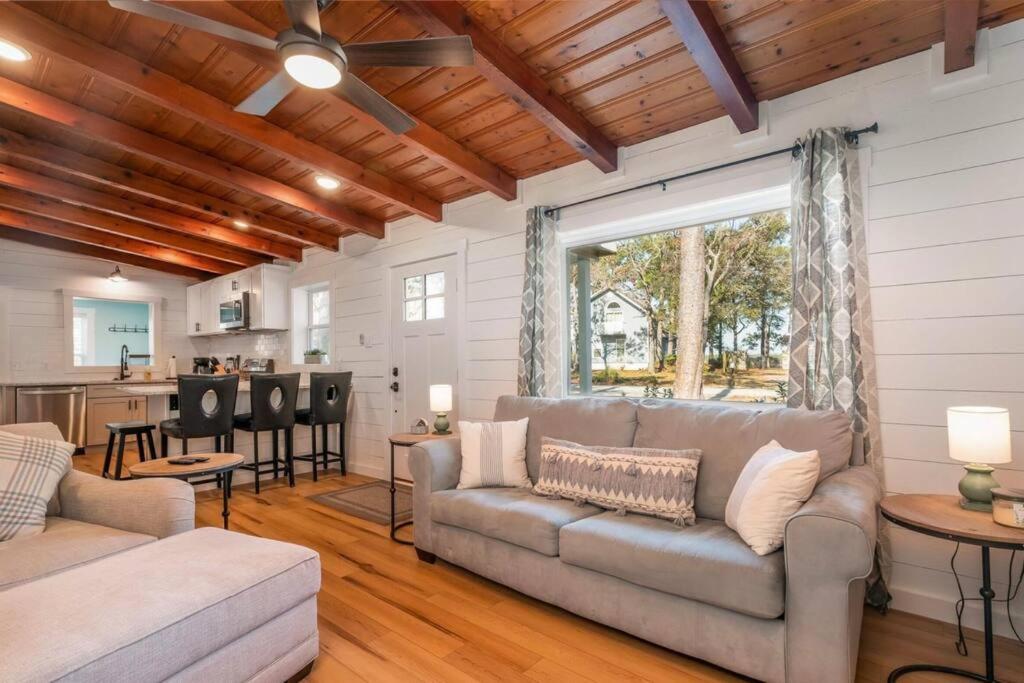 One-Bedroom House photo 1