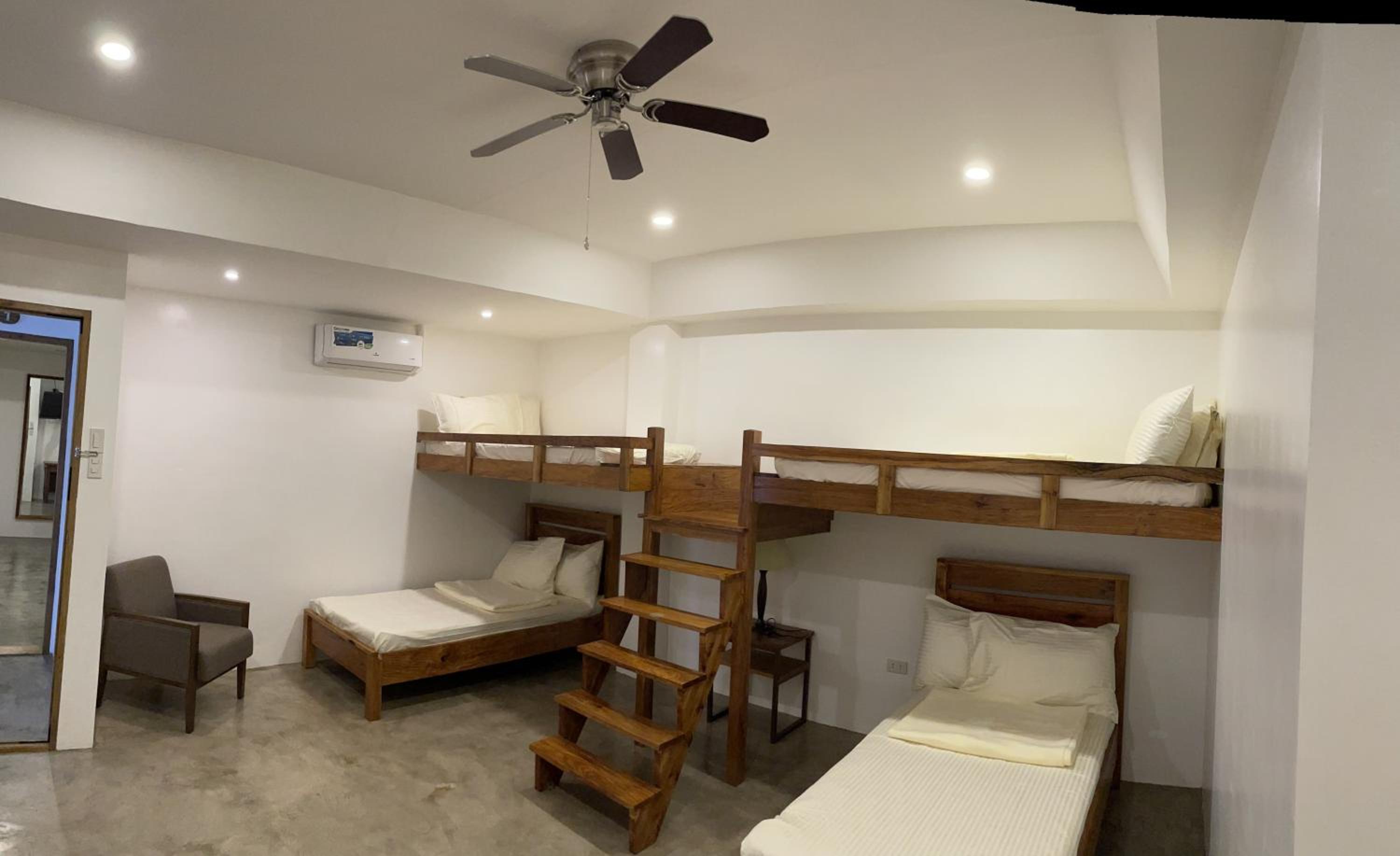 Quadruple Room - Photo 5