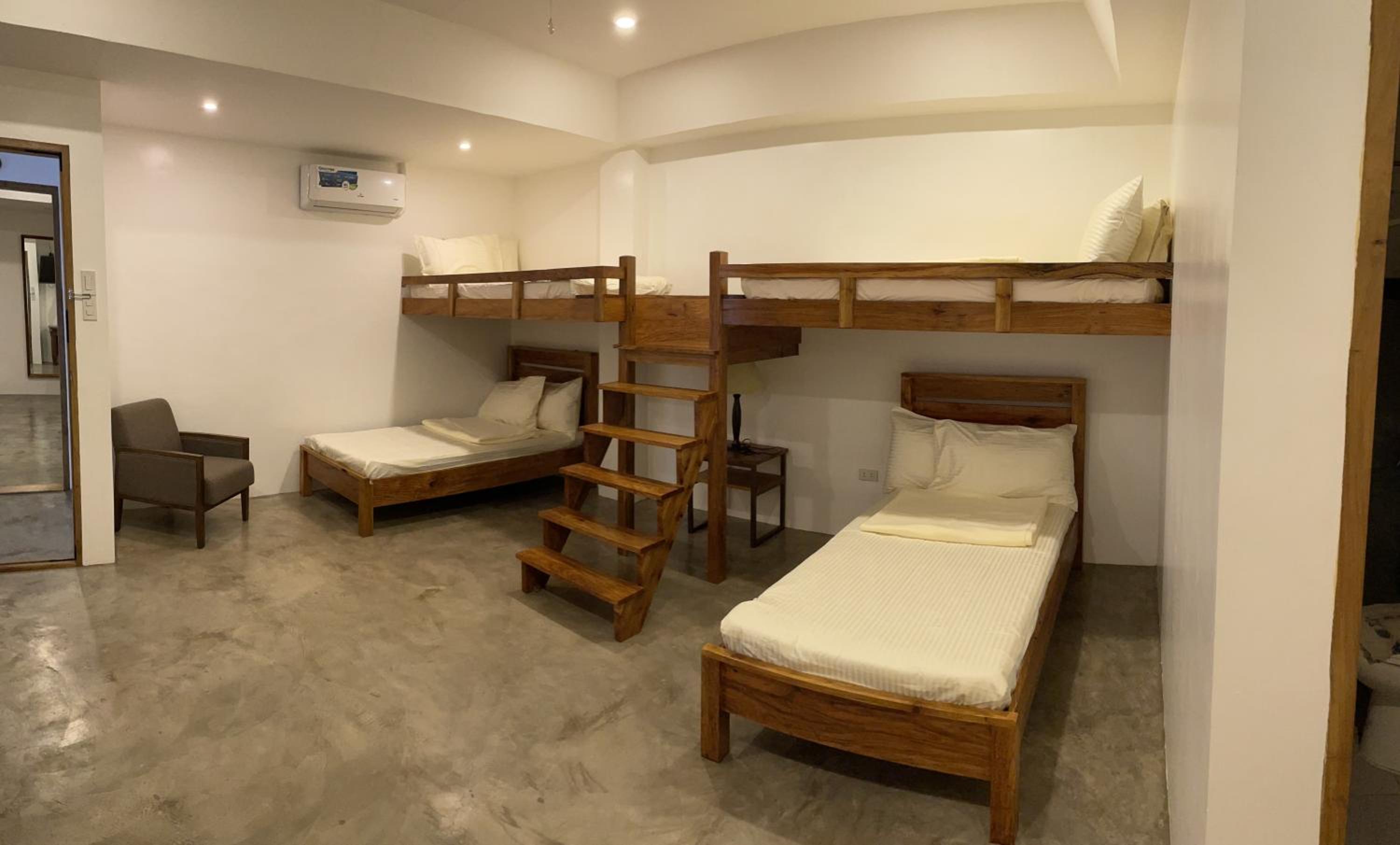 Quadruple Room - Photo 4
