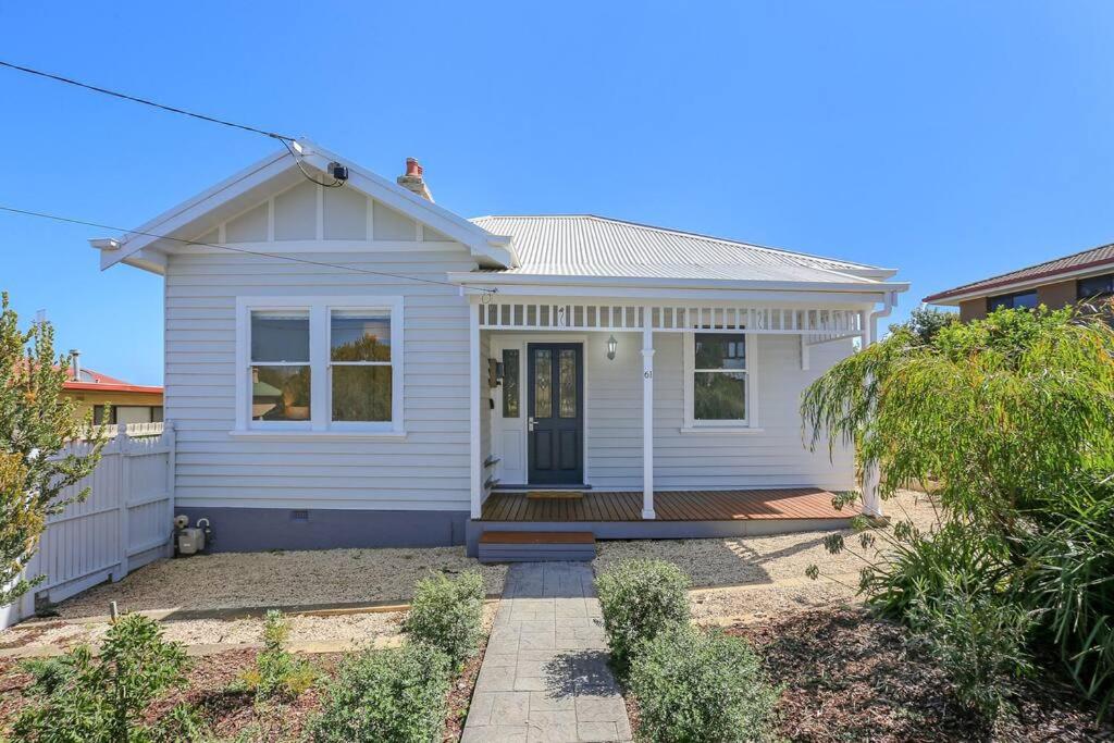 Four-Bedroom House photo 2