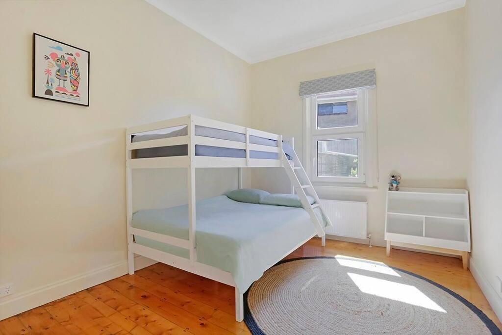 Four-Bedroom House photo 1