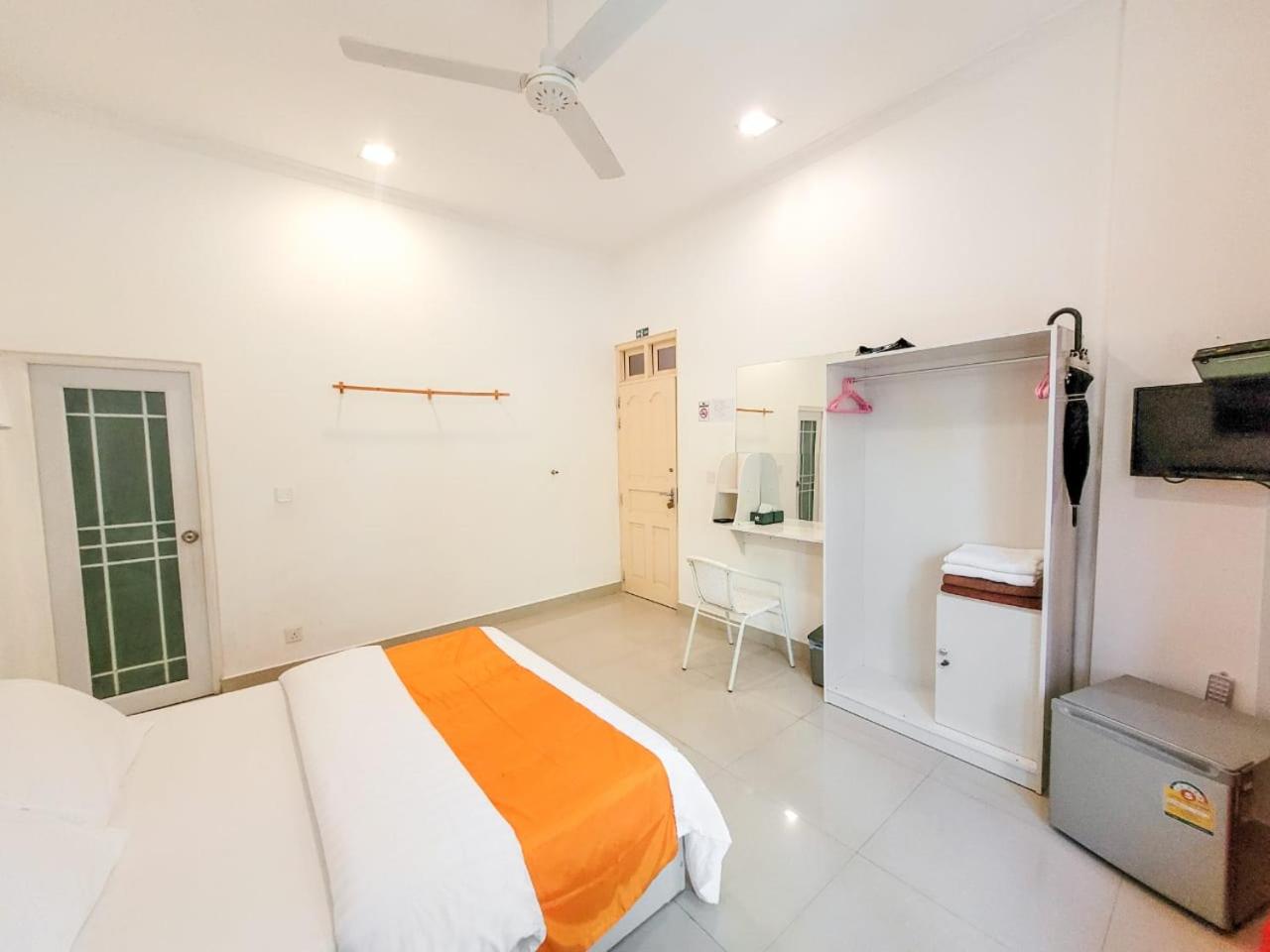 Deluxe Double or Twin Room photo 2