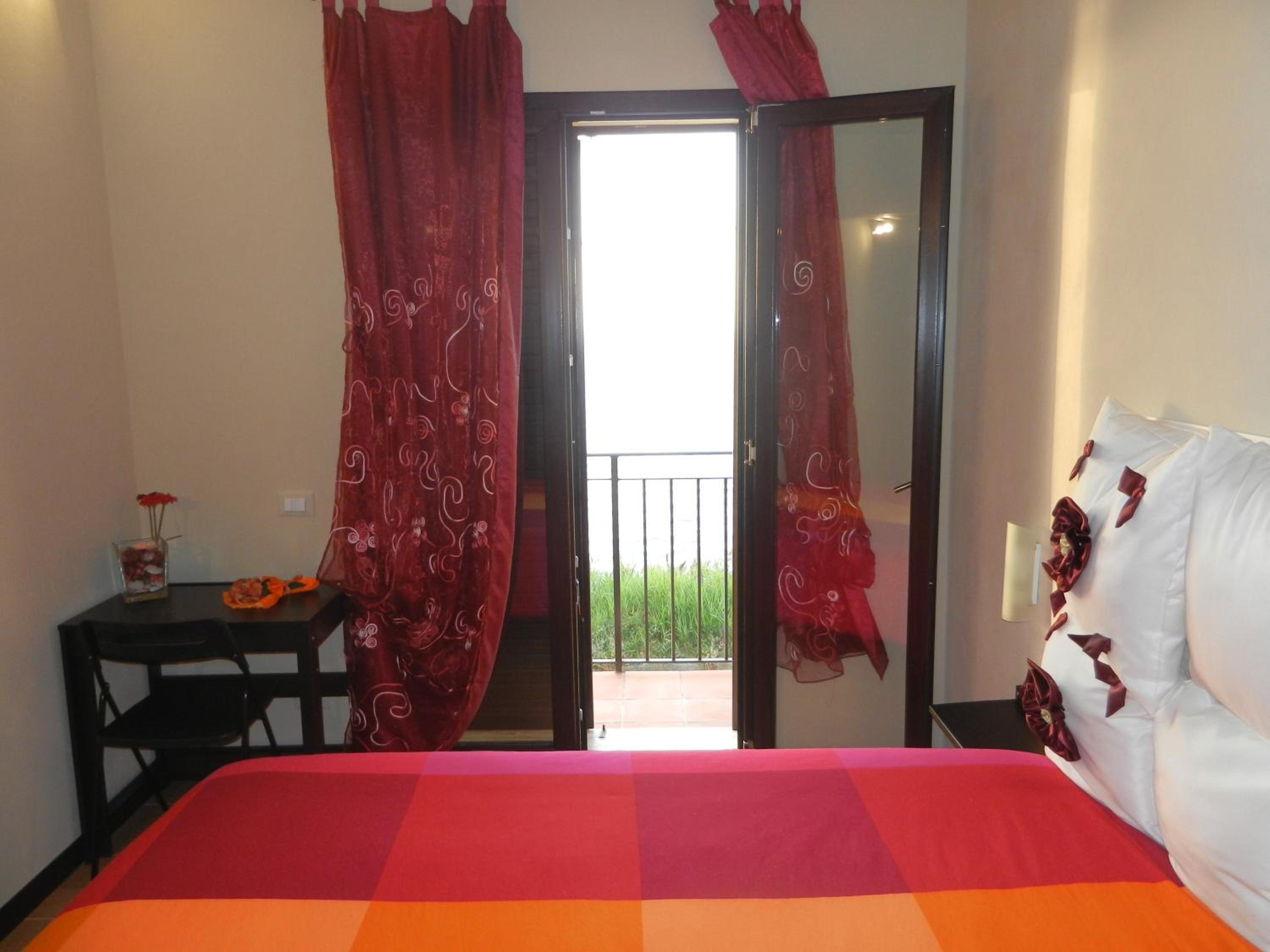 Two-Bedroom House - Photo 1