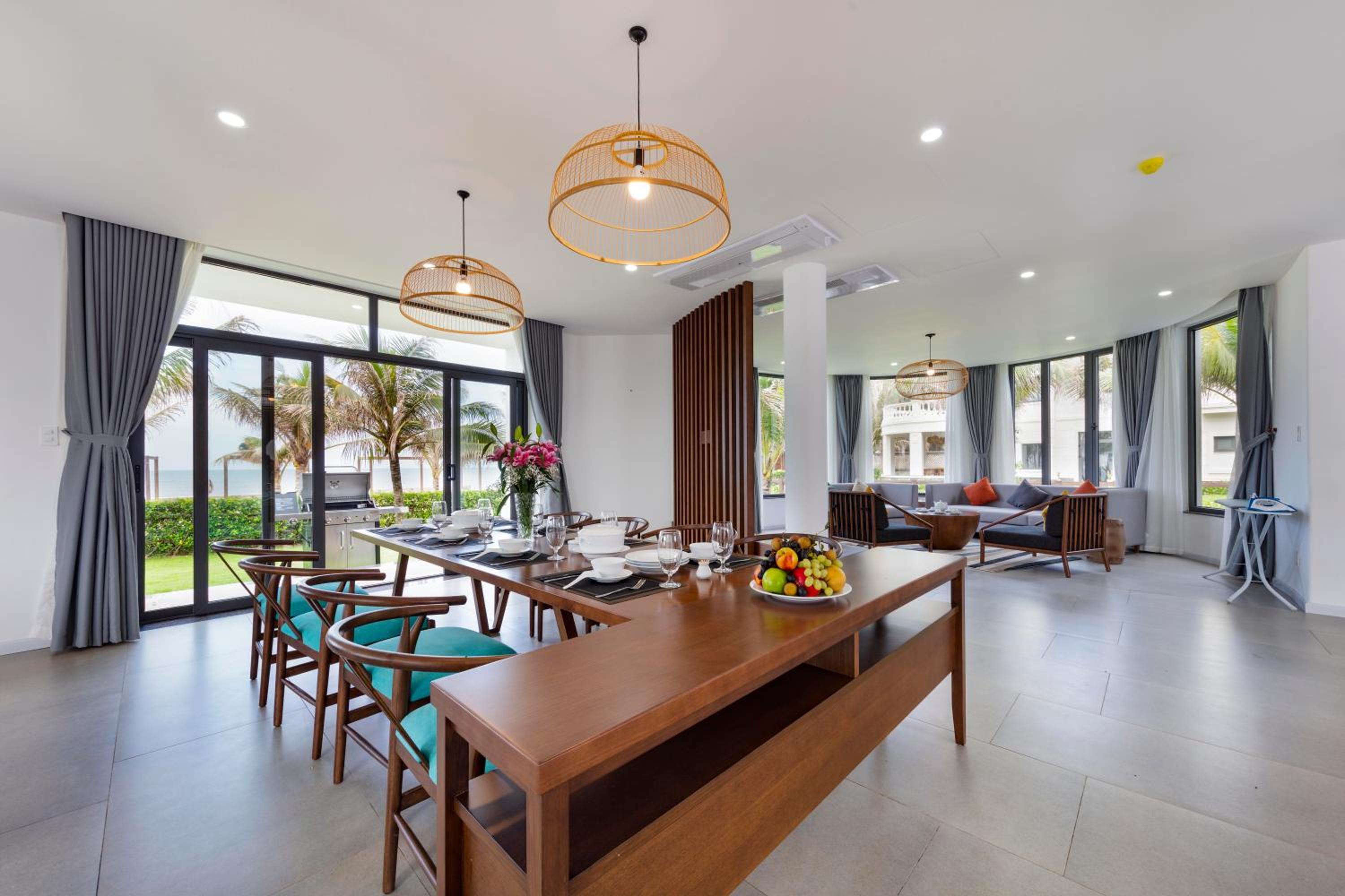 Four-Bedroom Villa with Private Pool - Beach Front - Photo 4