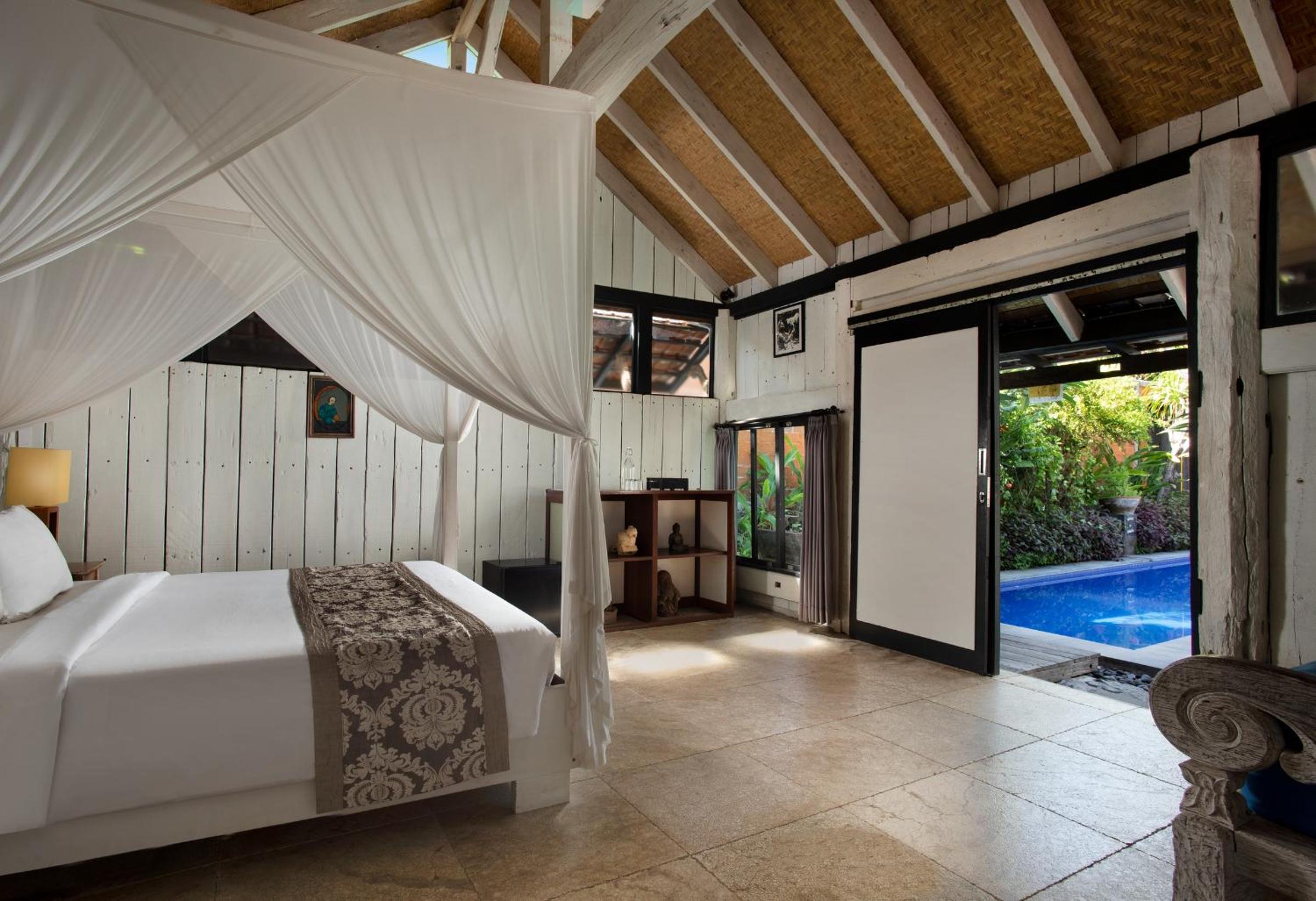 Tirta Gangga Pool Access Cottage