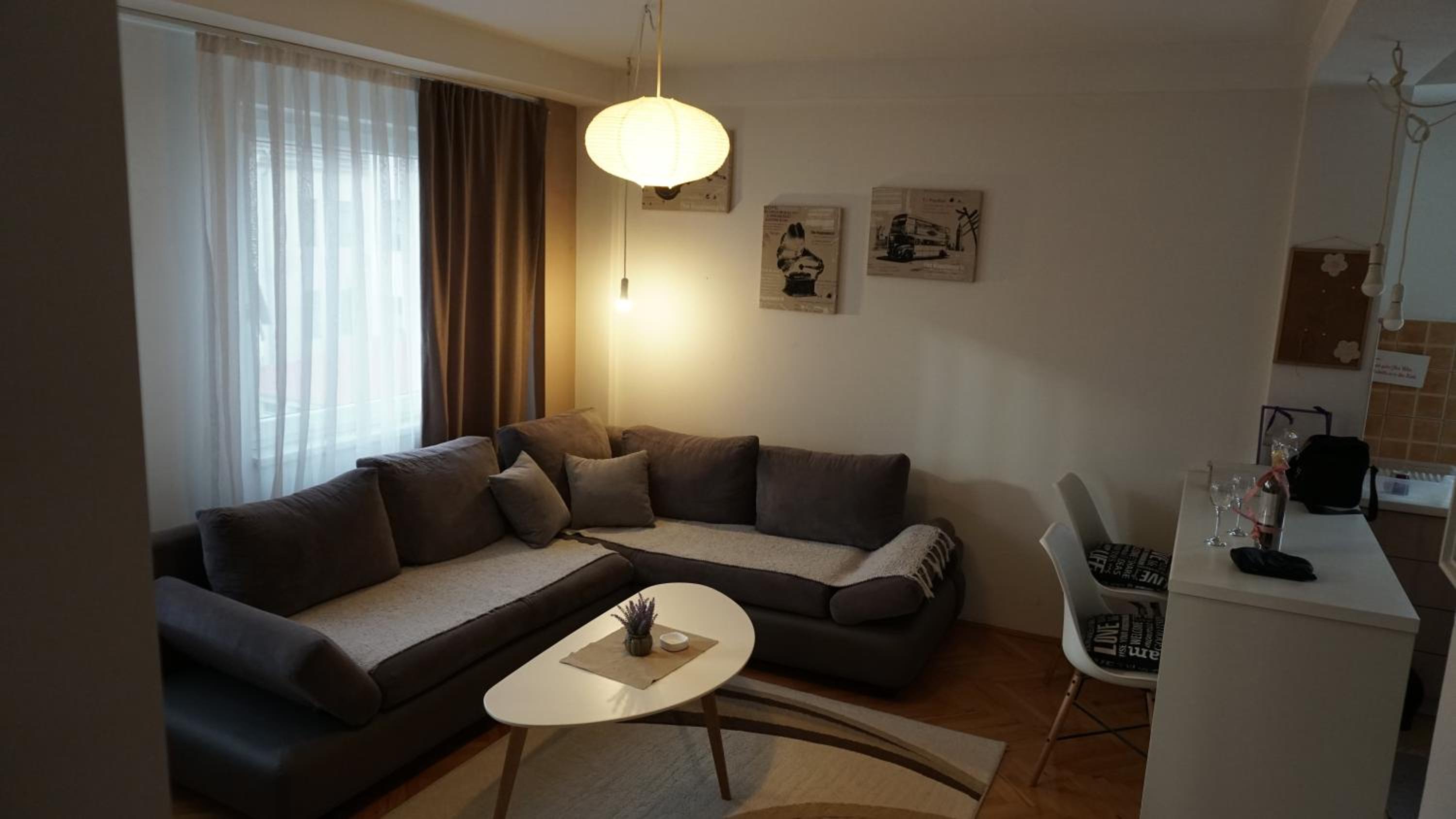 One-Bedroom Apartment photo 1