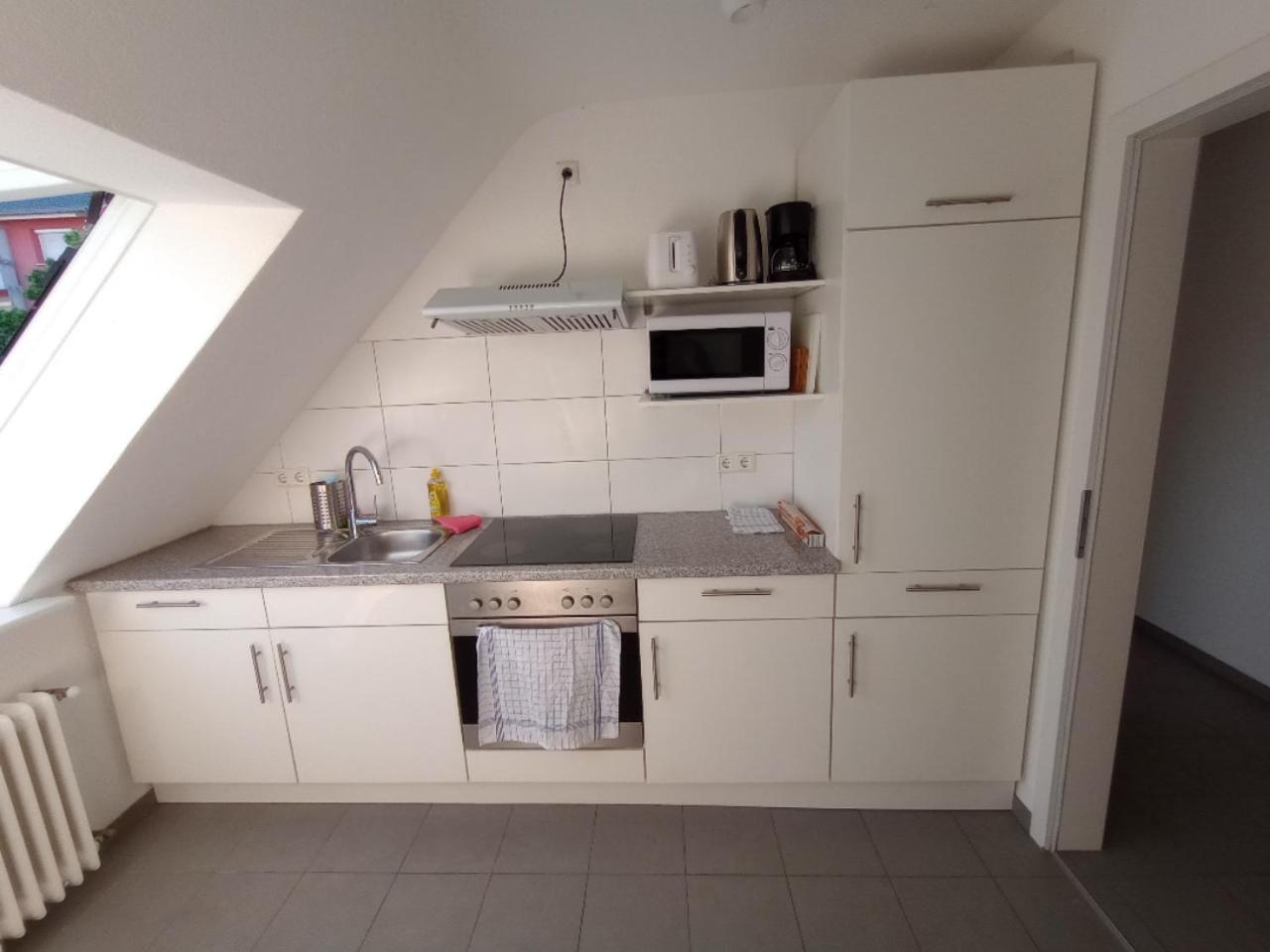 Single Room with Shared Bathroom photo 3