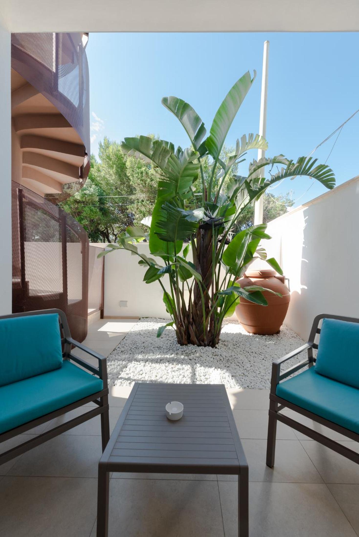 Double Room with Balcony - Photo 14