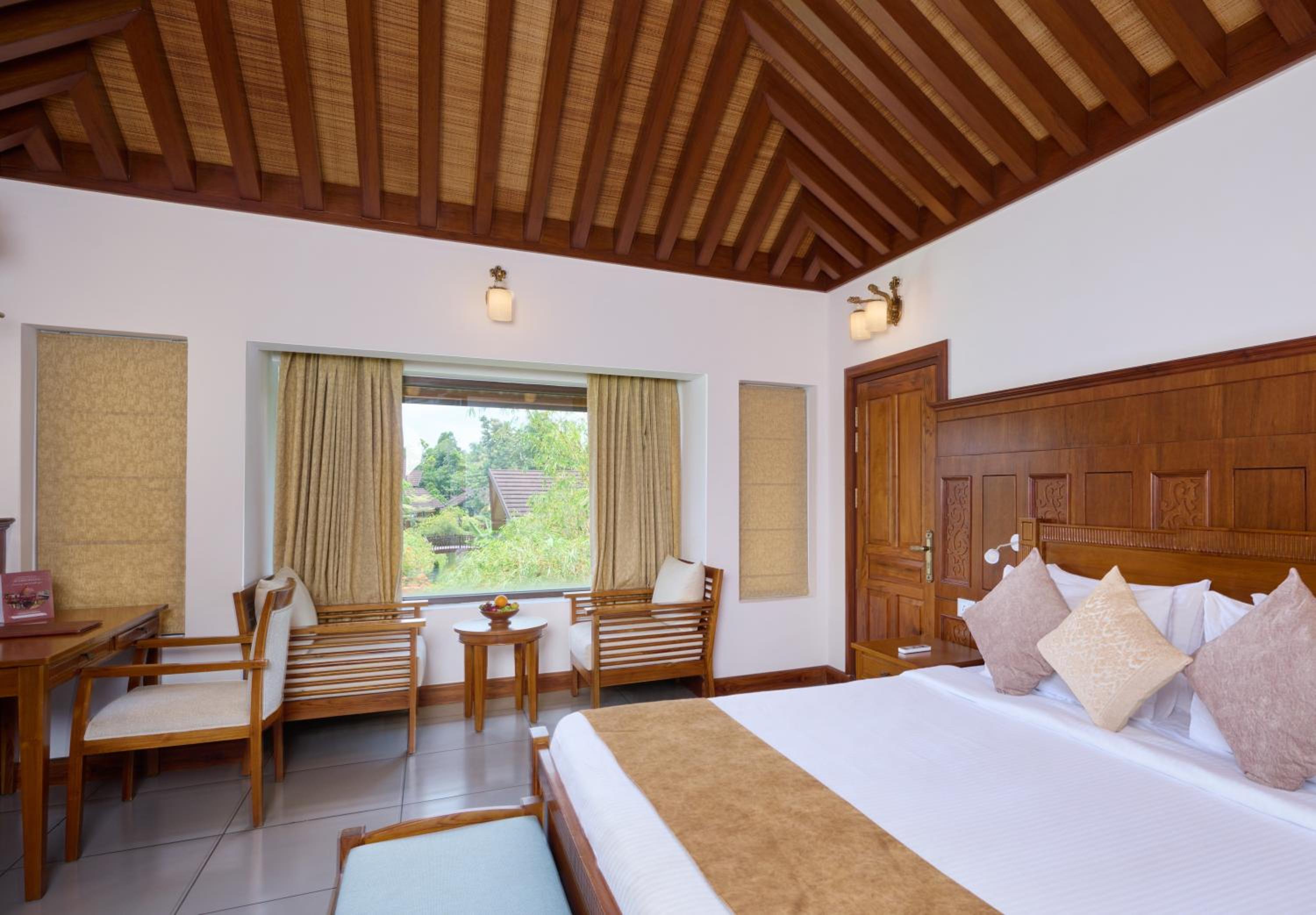 Deluxe Room - Photo 7