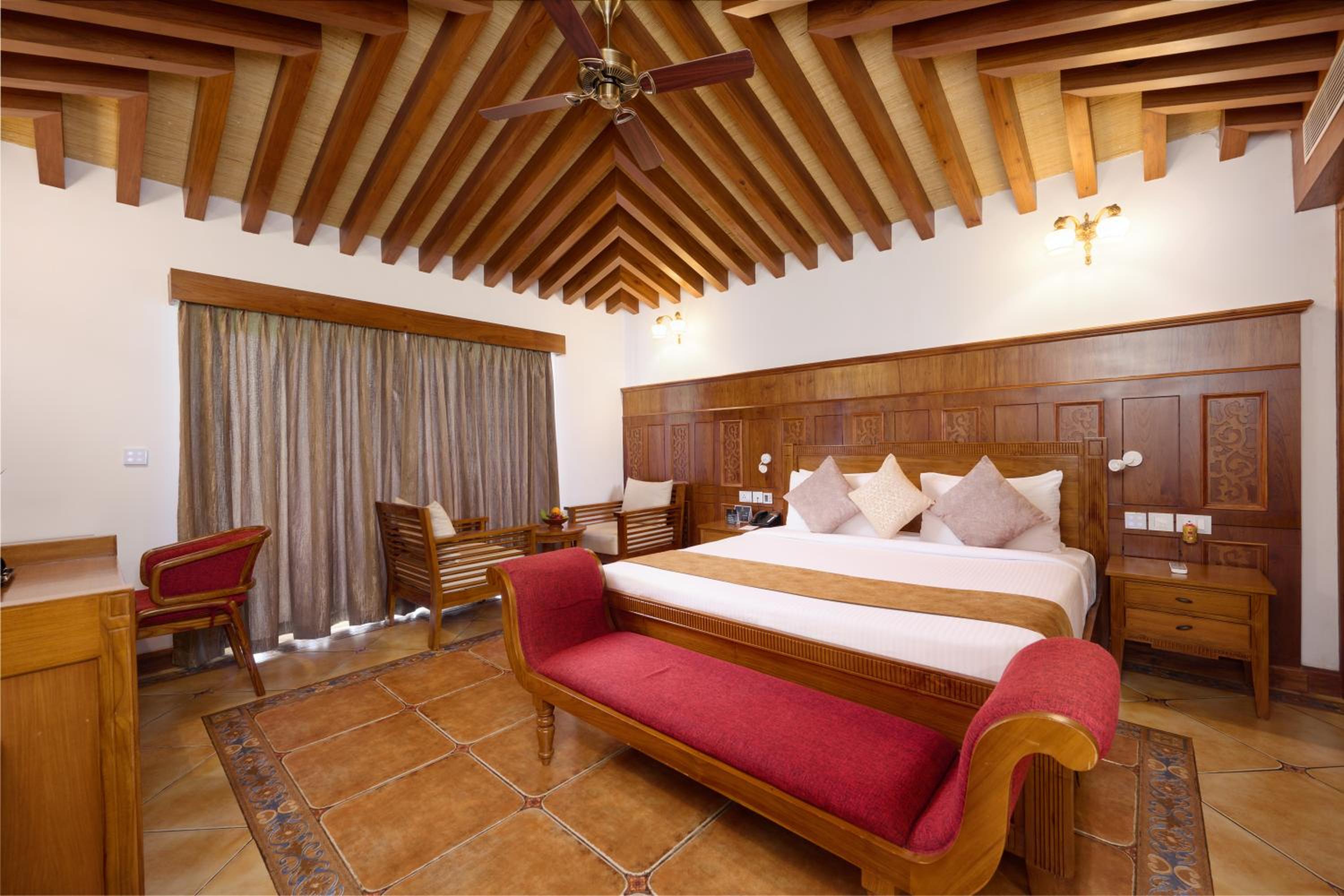 Double Room with Lake View - Photo 3