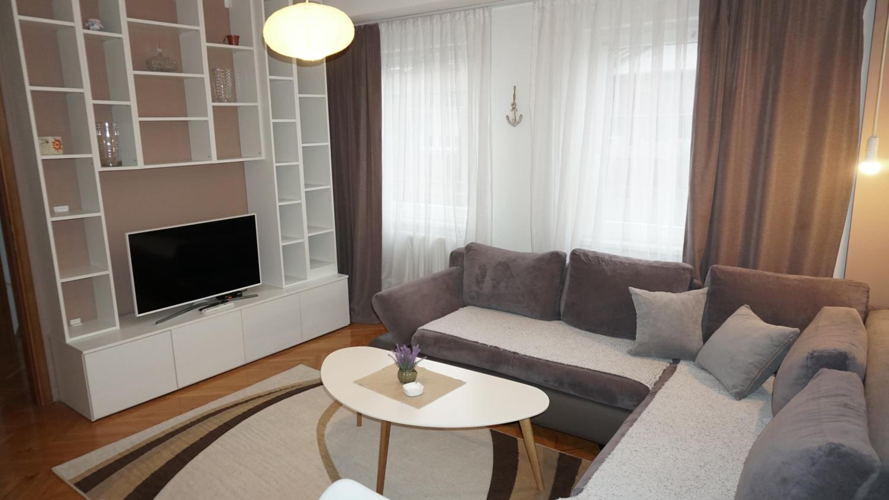 One-Bedroom Apartment photo 3
