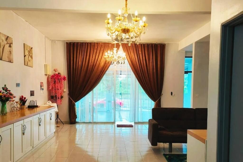 Three-Bedroom House photo 1