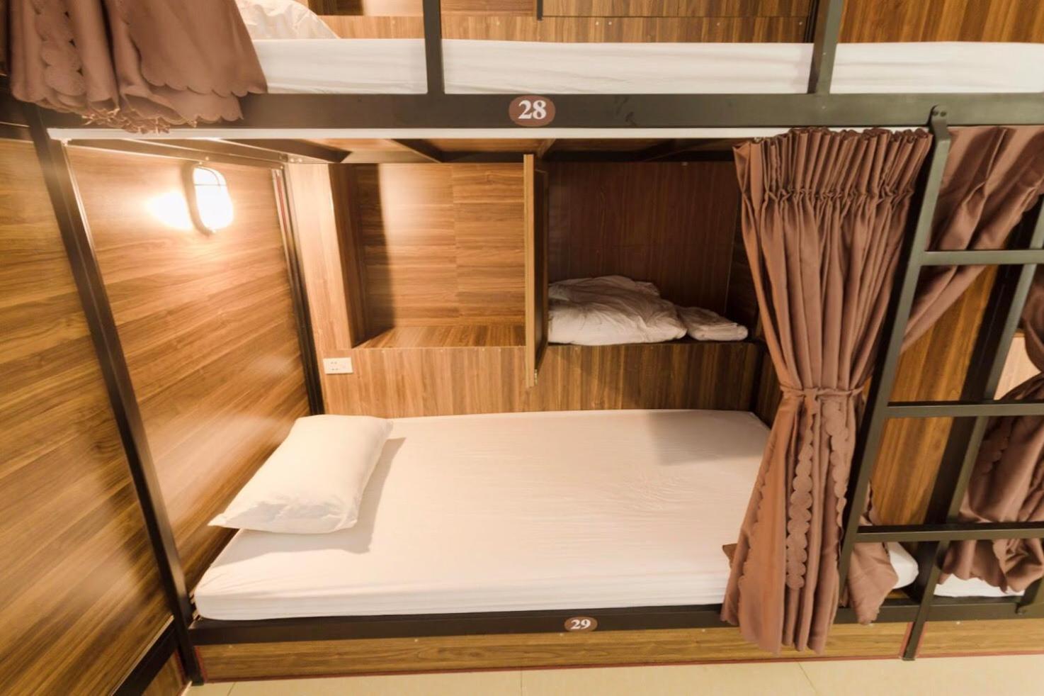 Bunk Bed in Mixed Dormitory Room