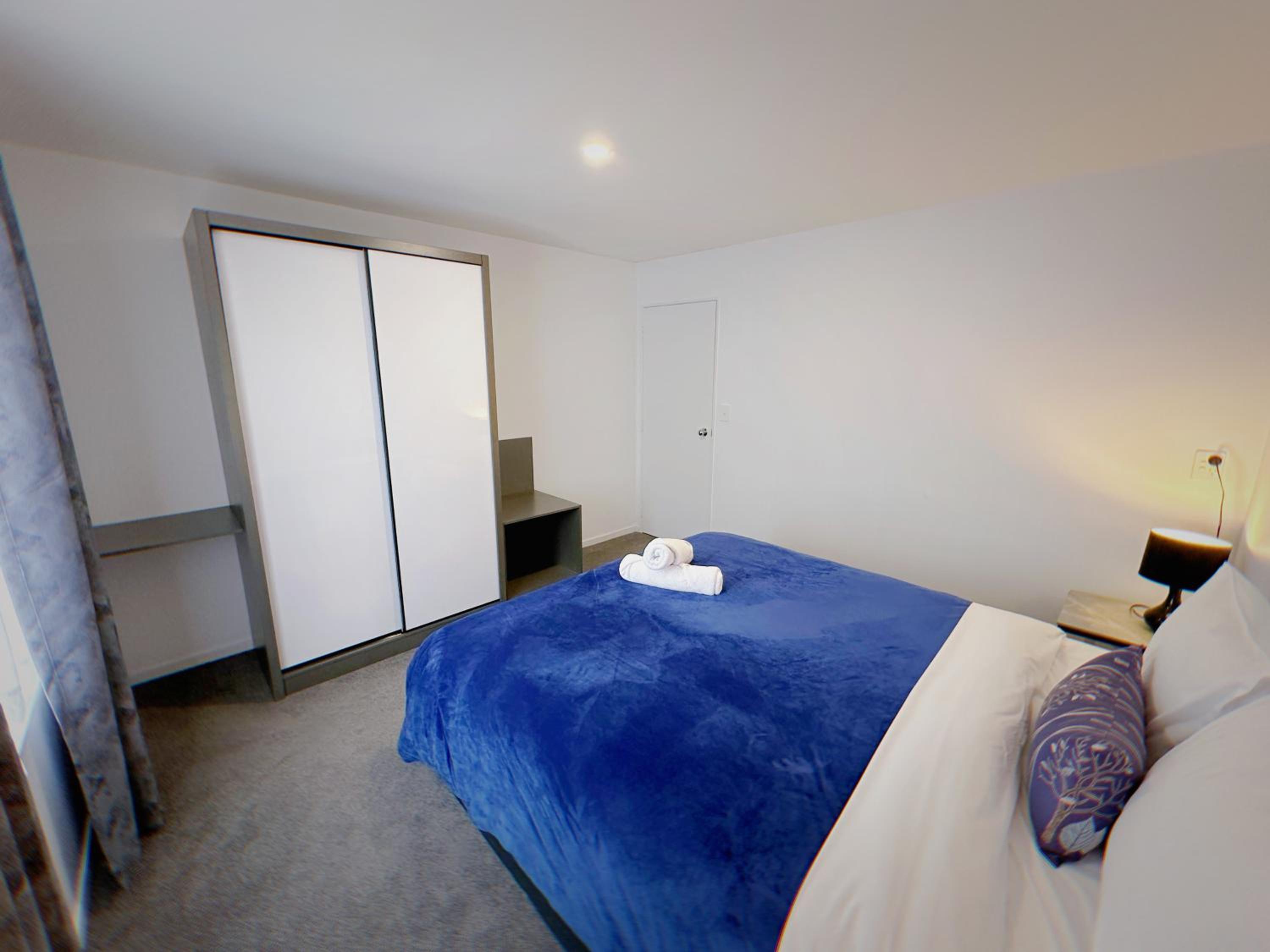 Two-Story Two-Bedroom Apartment with Spa Bath photo 3