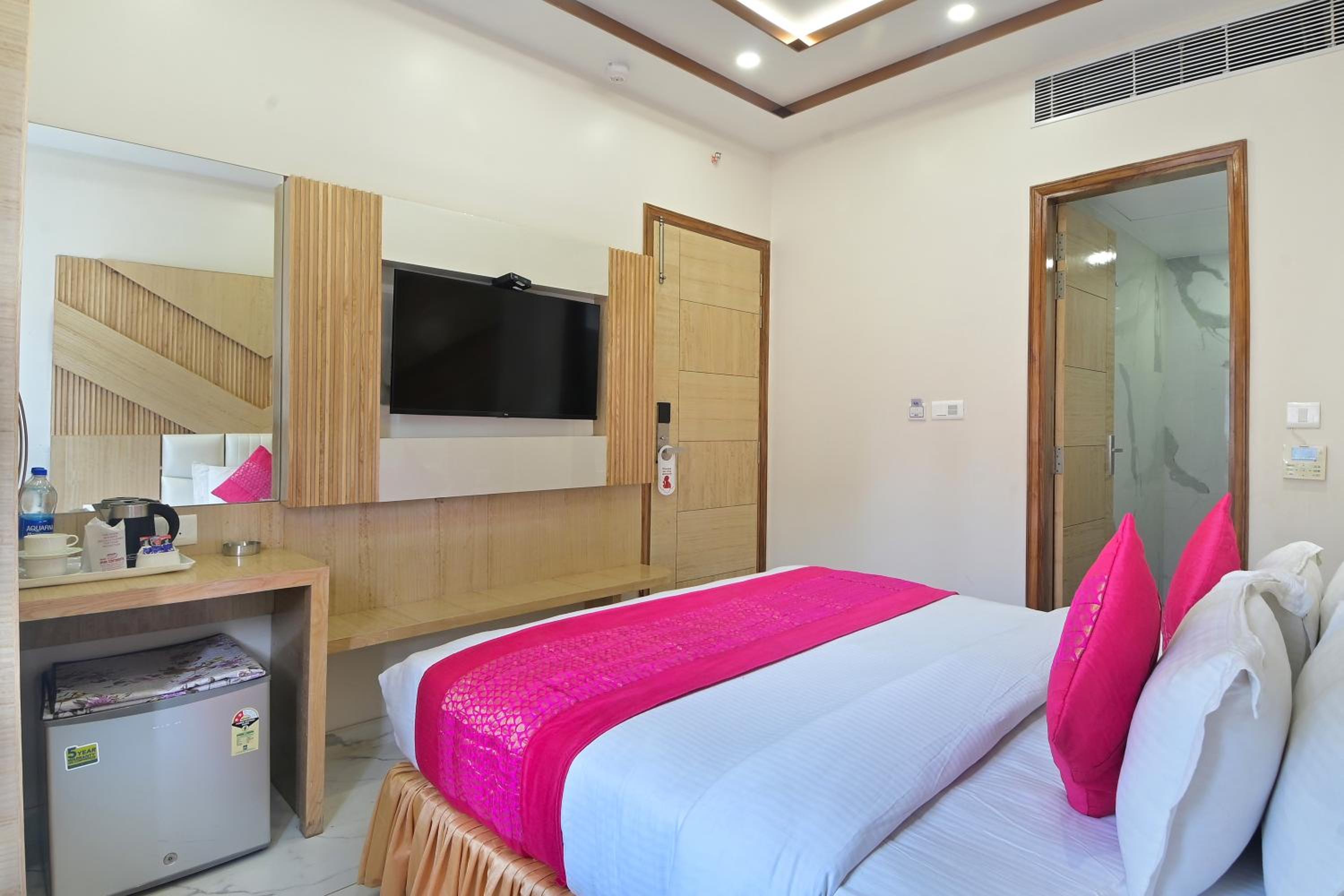 Deluxe Double Room - Photo 5