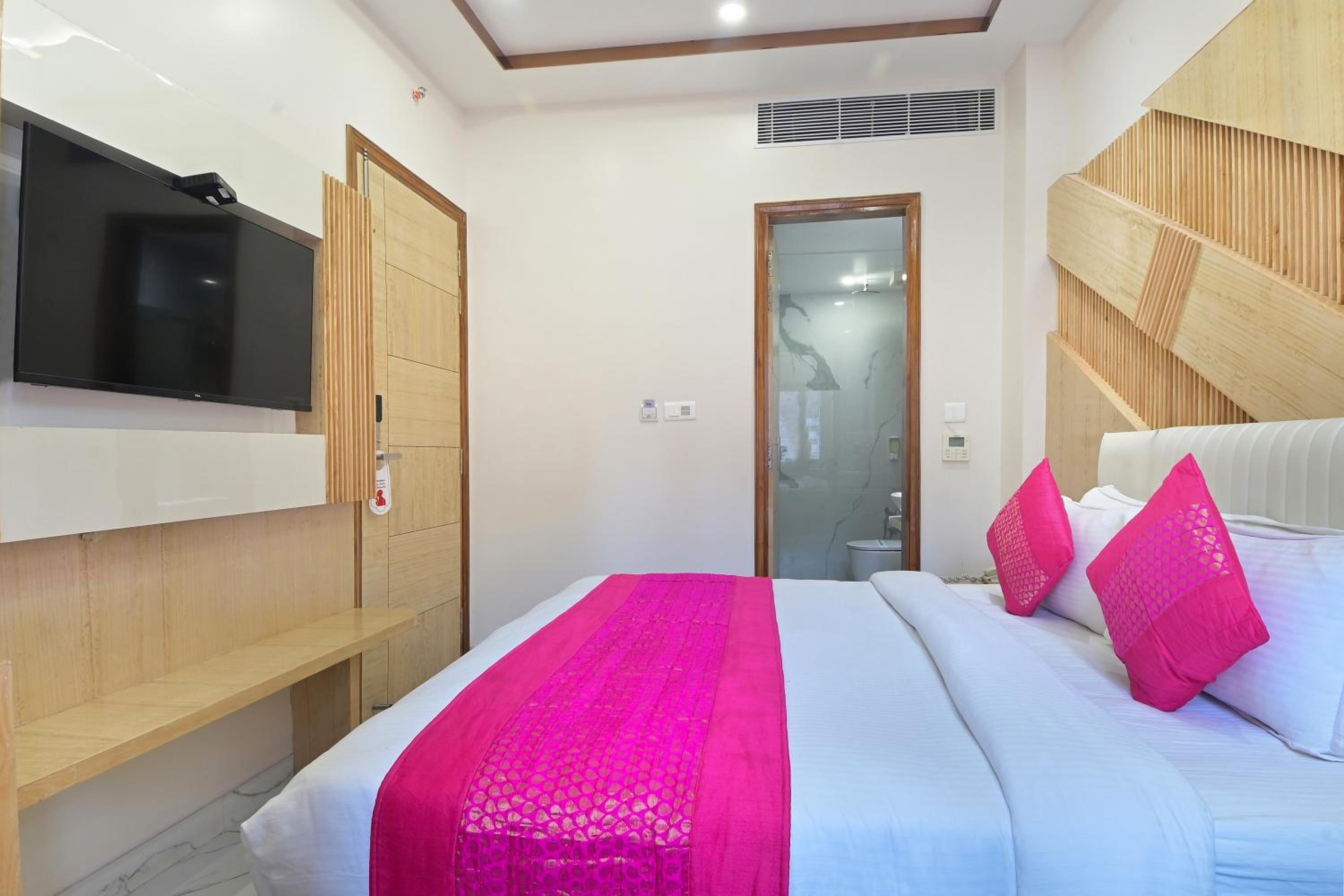 Deluxe Double Room - Photo 7