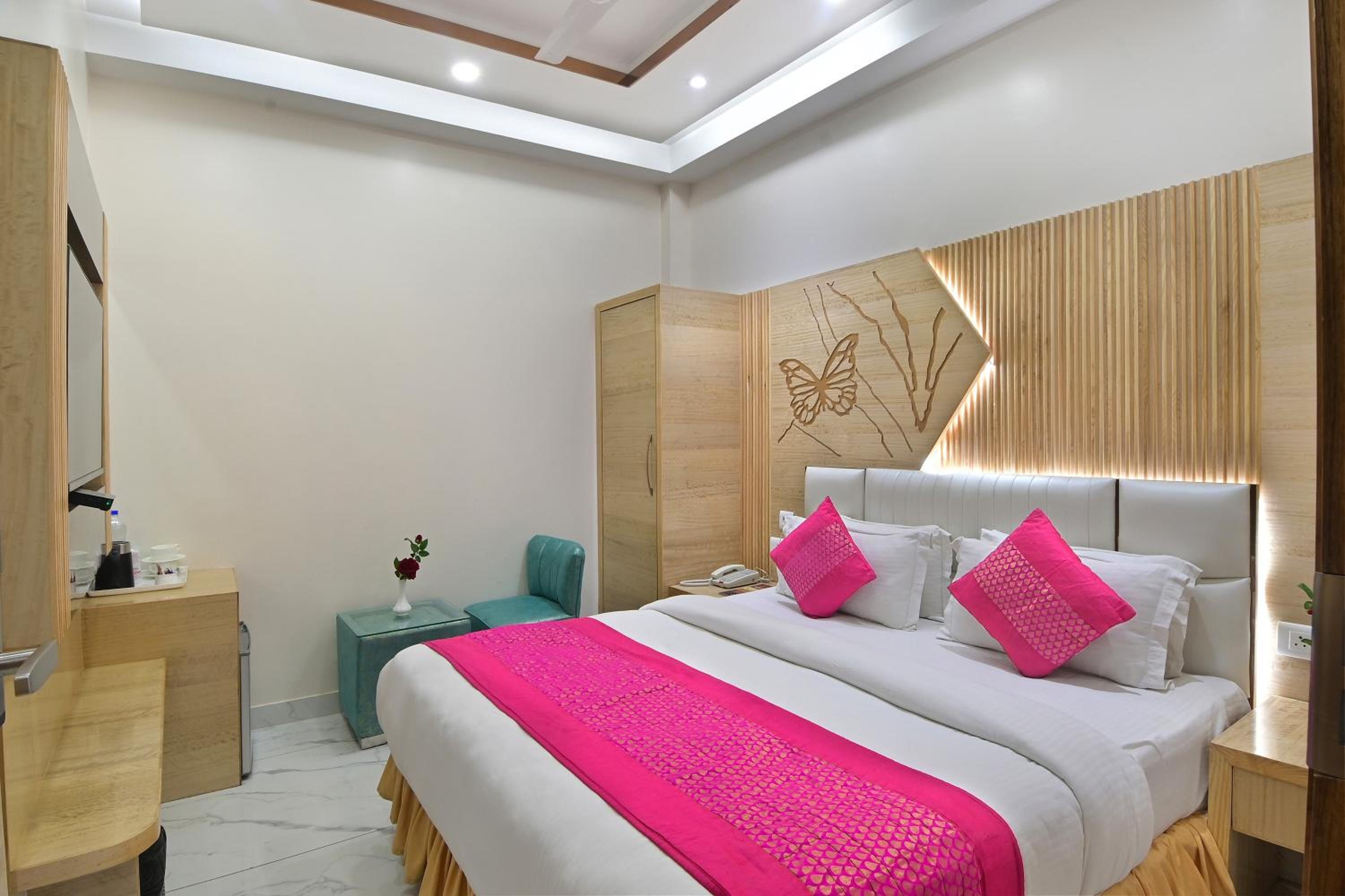 Deluxe Double Room - Photo 1