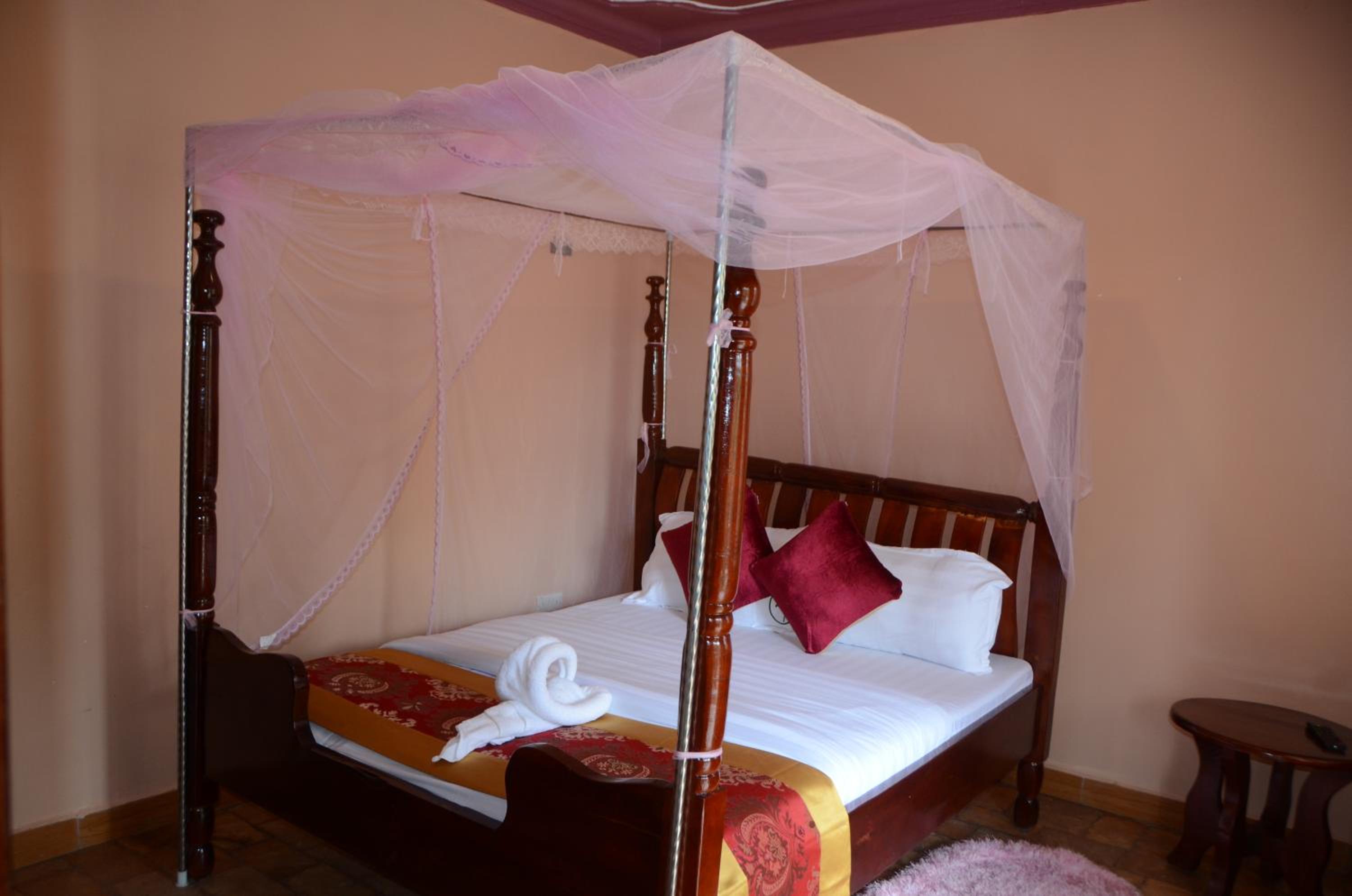 Deluxe Double Room with Balcony photo 3