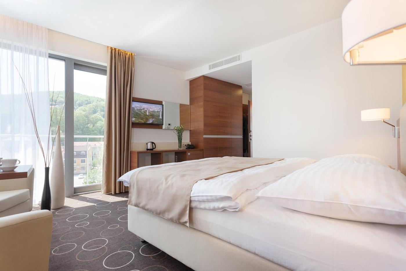 Superior Double Room with Extra Bed photo 3