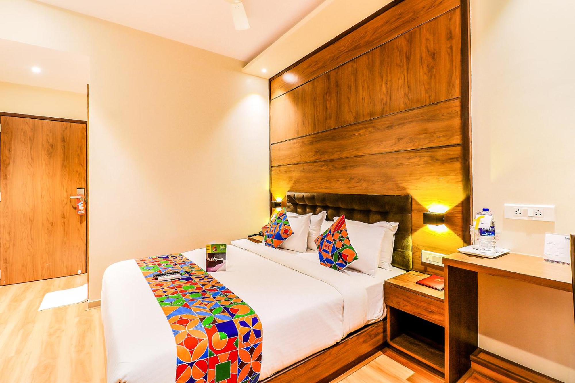 Deluxe Room - Photo 2