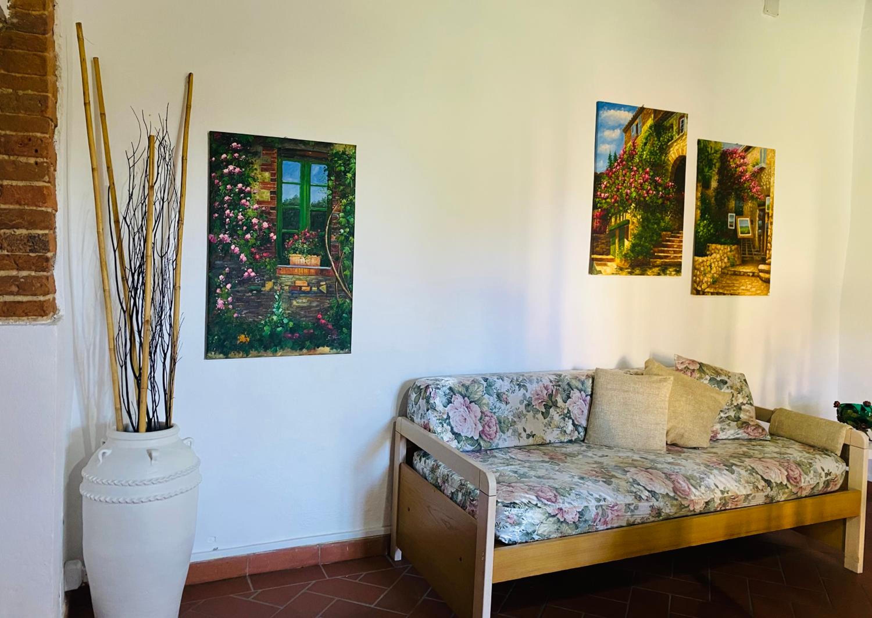 Apartment photo 2