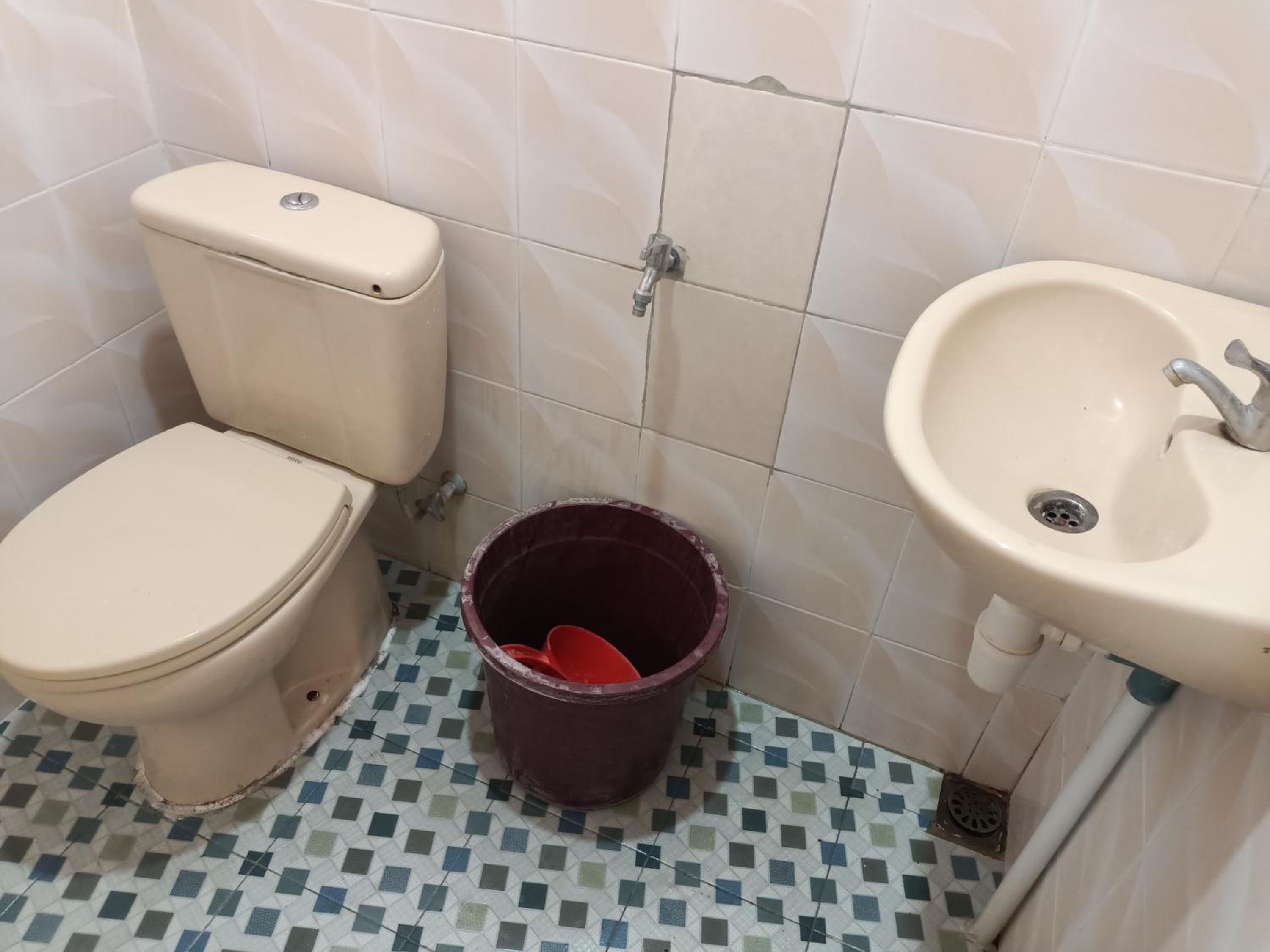 Double Room with Private Bathroom - Photo 8