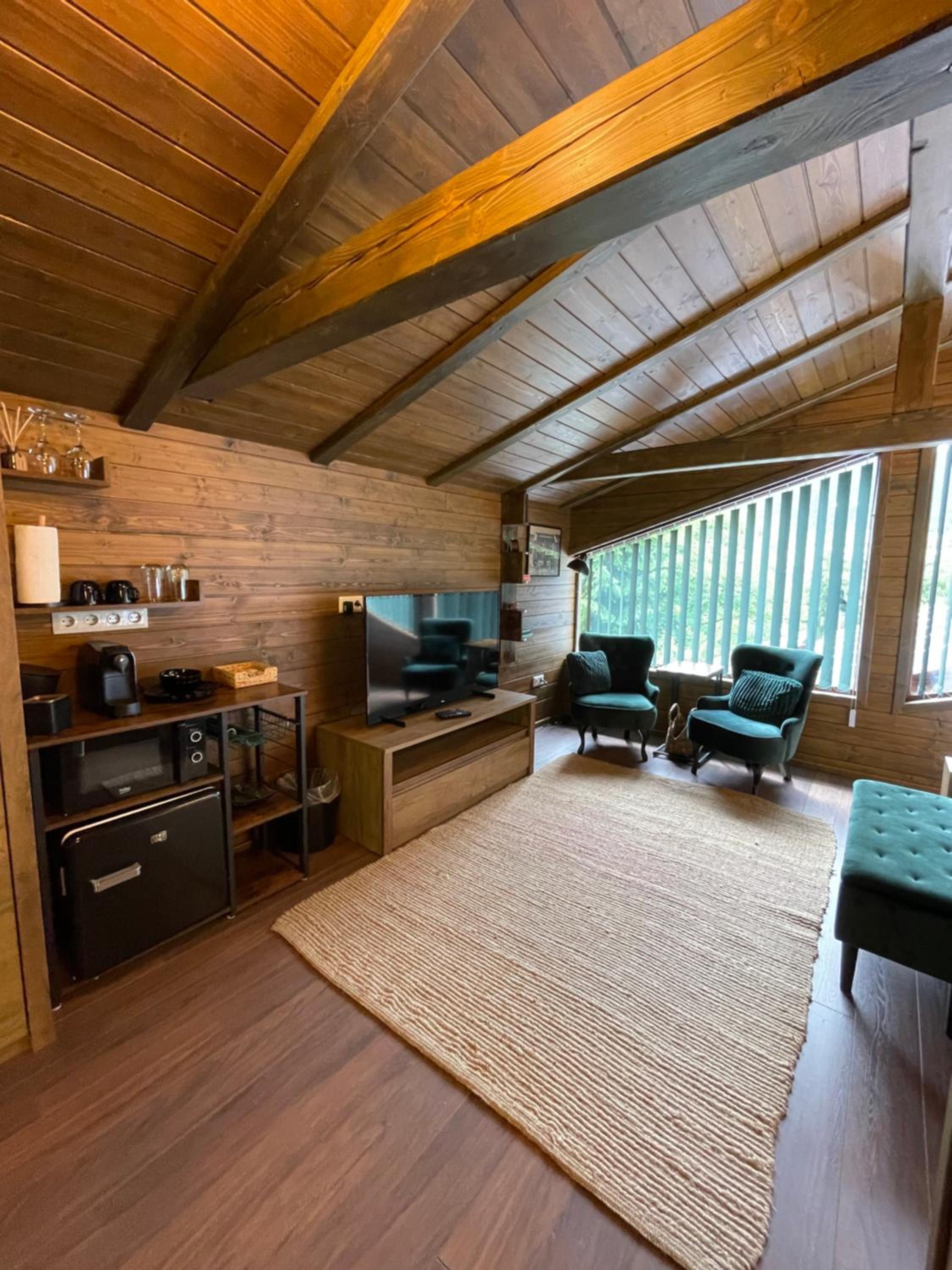 Deluxe King Room photo 2
