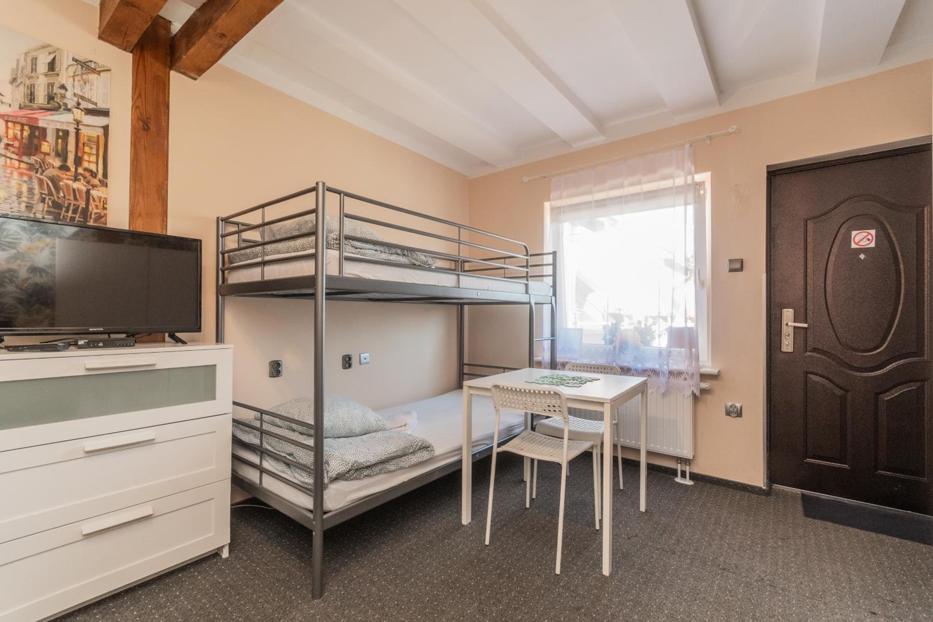 Quadruple Room with Private Bathroom photo 3