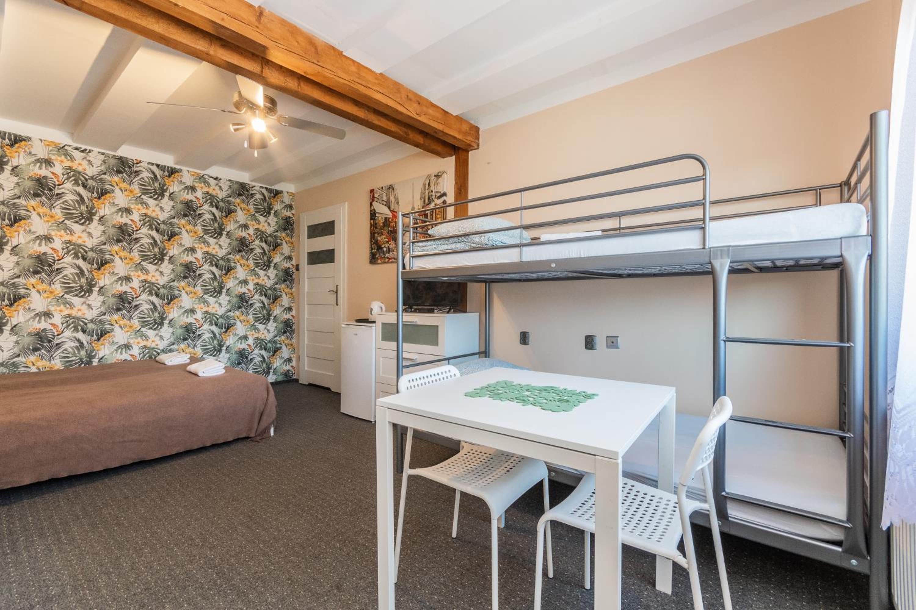 Quadruple Room with Private Bathroom photo 2