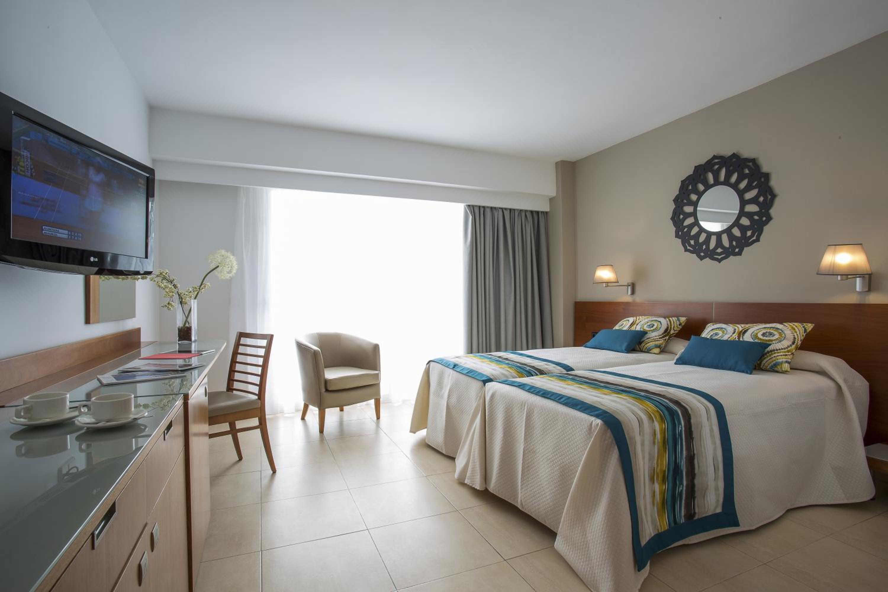 Deluxe Room with Sea View