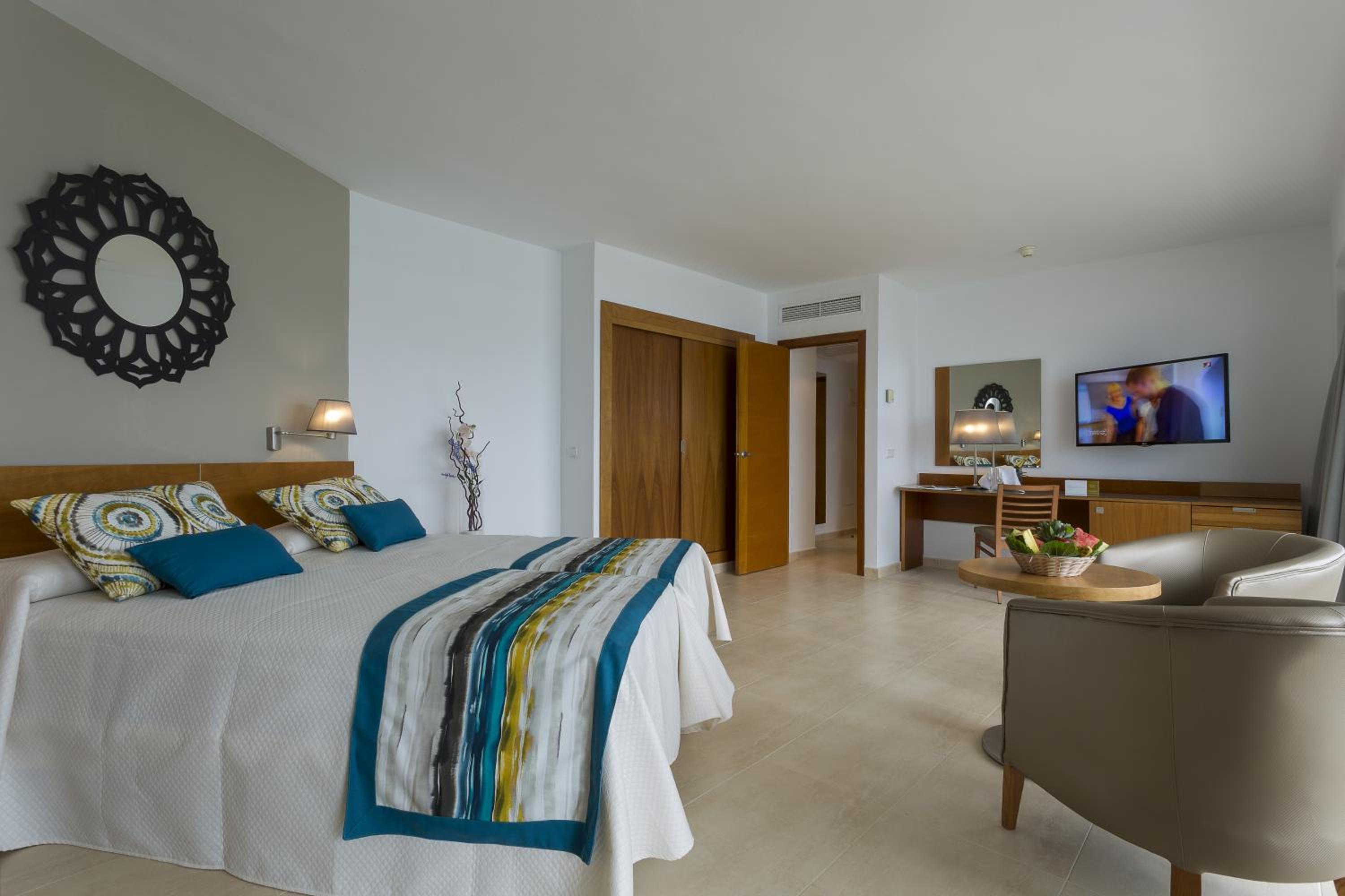 Junior Suite With Pool View