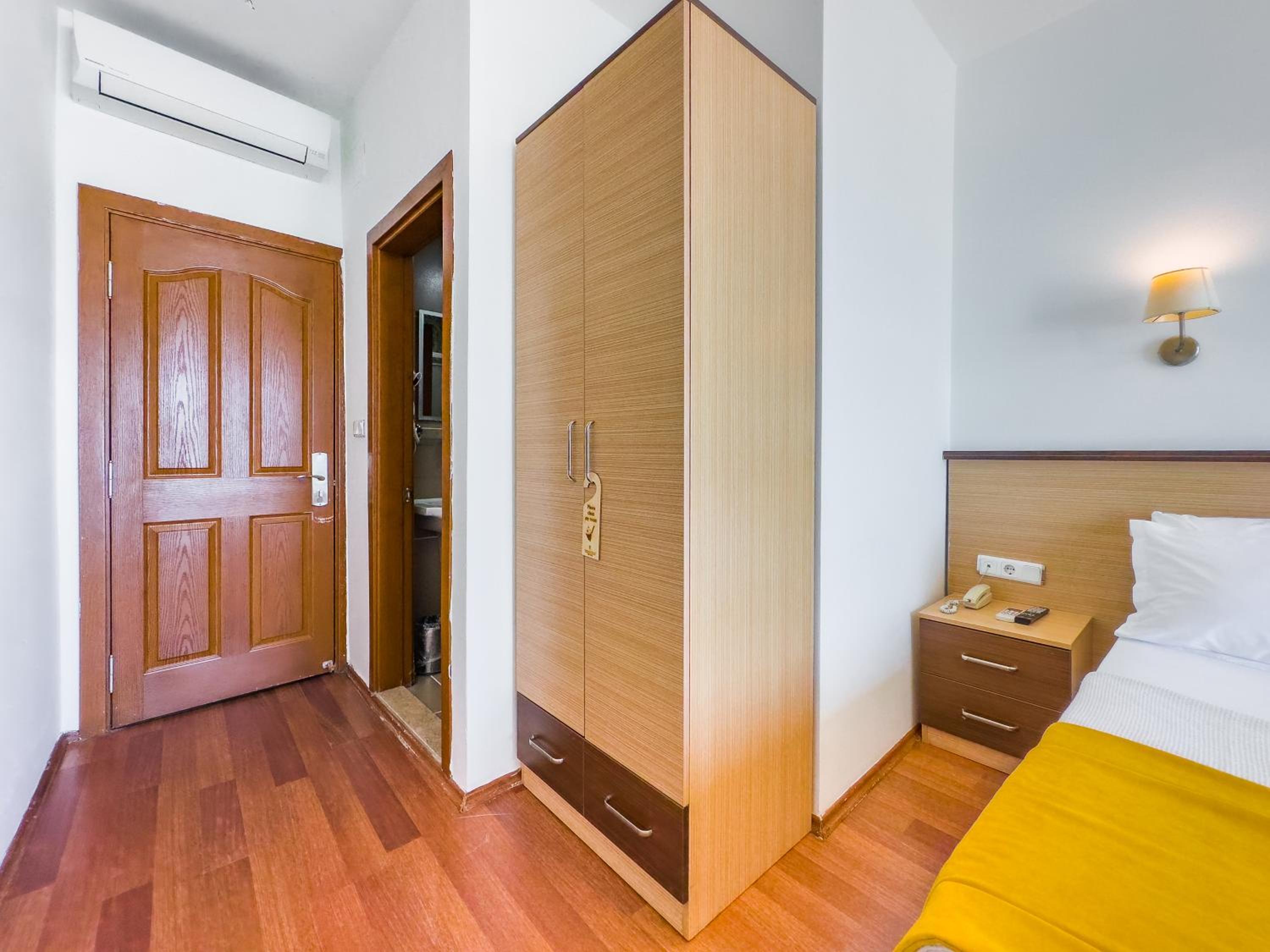 Double Room with Sea View - Photo 1
