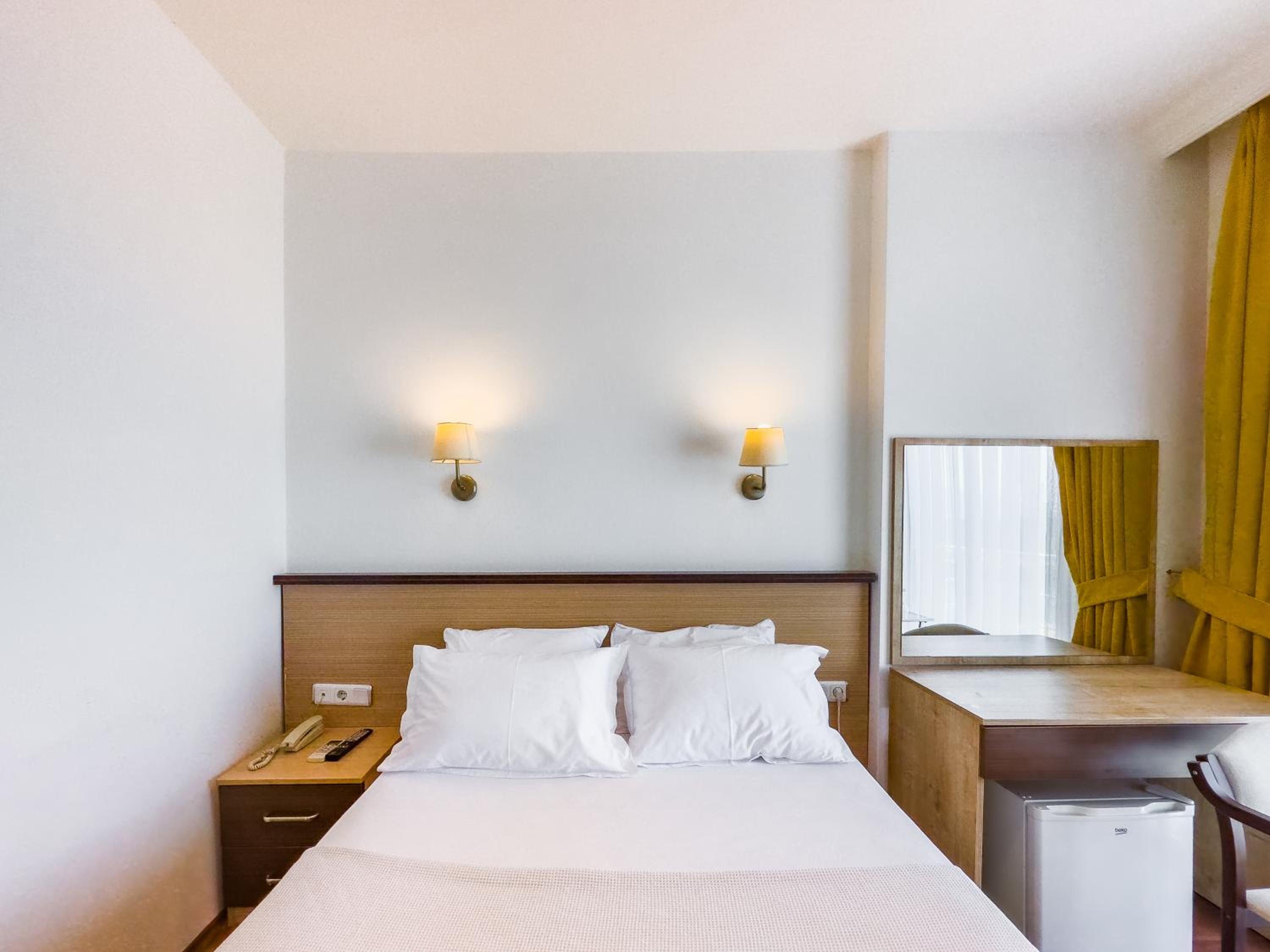 Double Room with Sea View - Photo 3