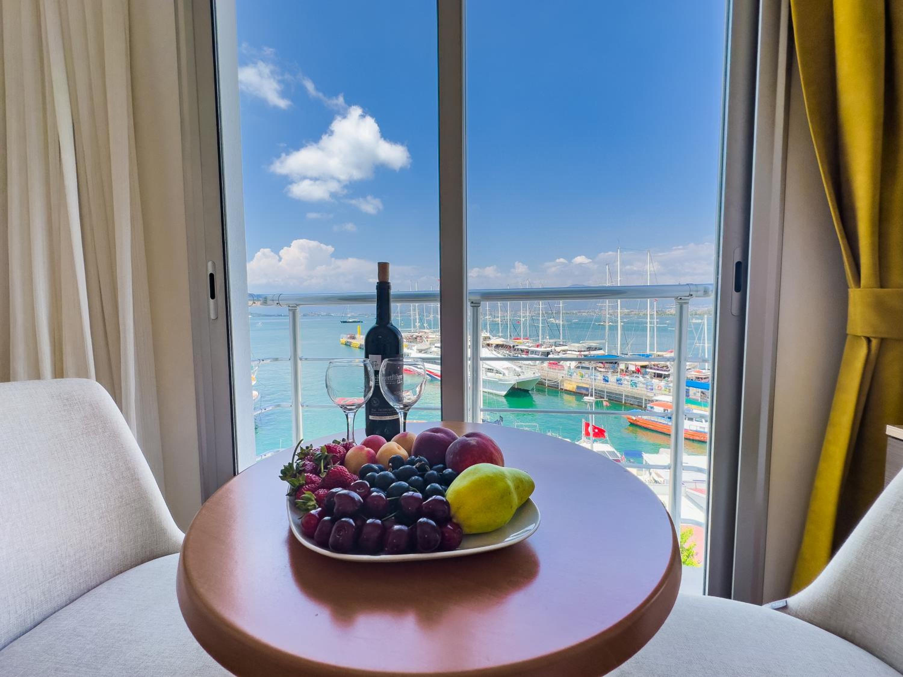 Double Room with Sea View - Photo 4