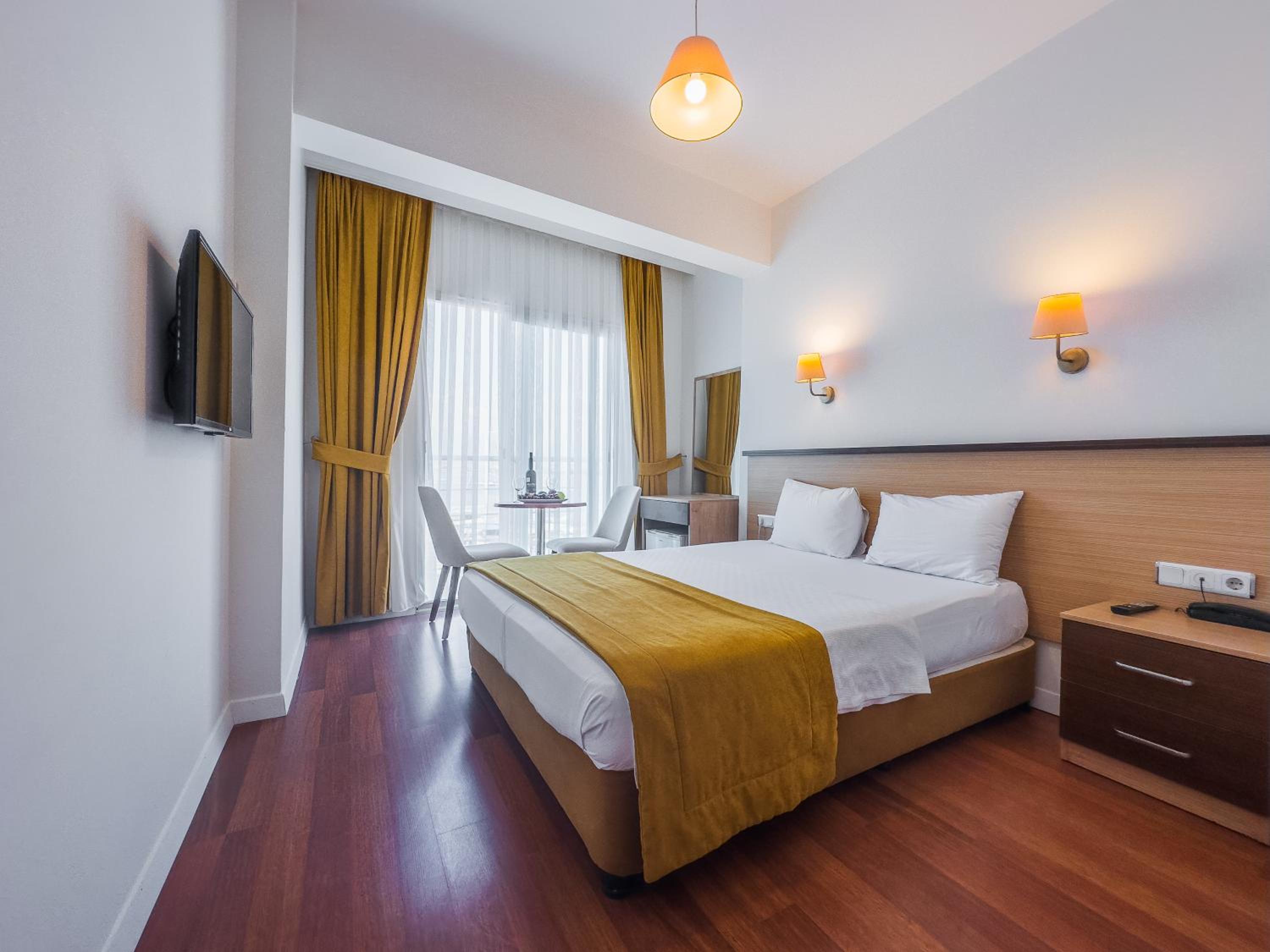 Double Room with Sea View - Photo 8
