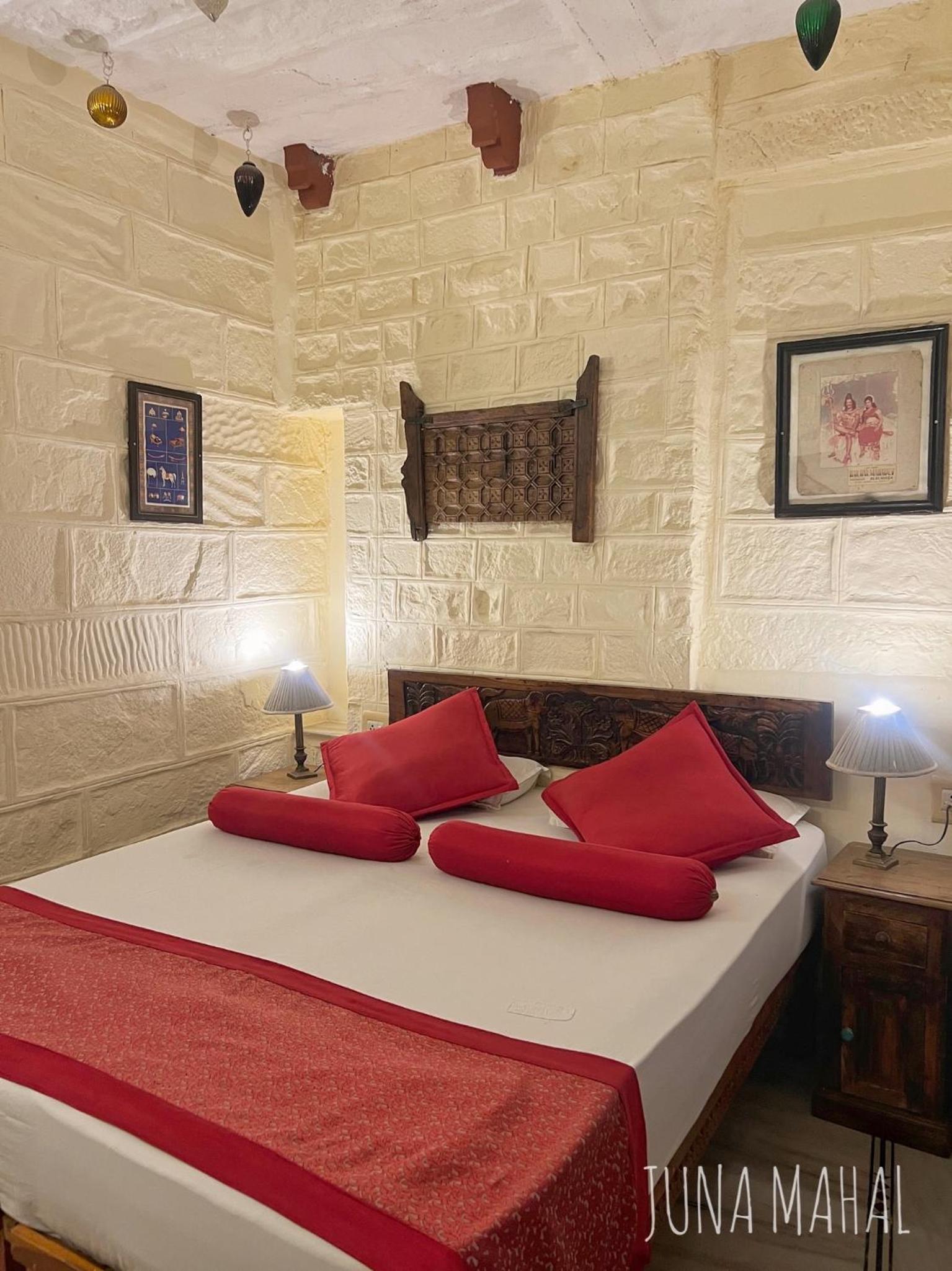 Junior Suite with Balcony - Photo 1