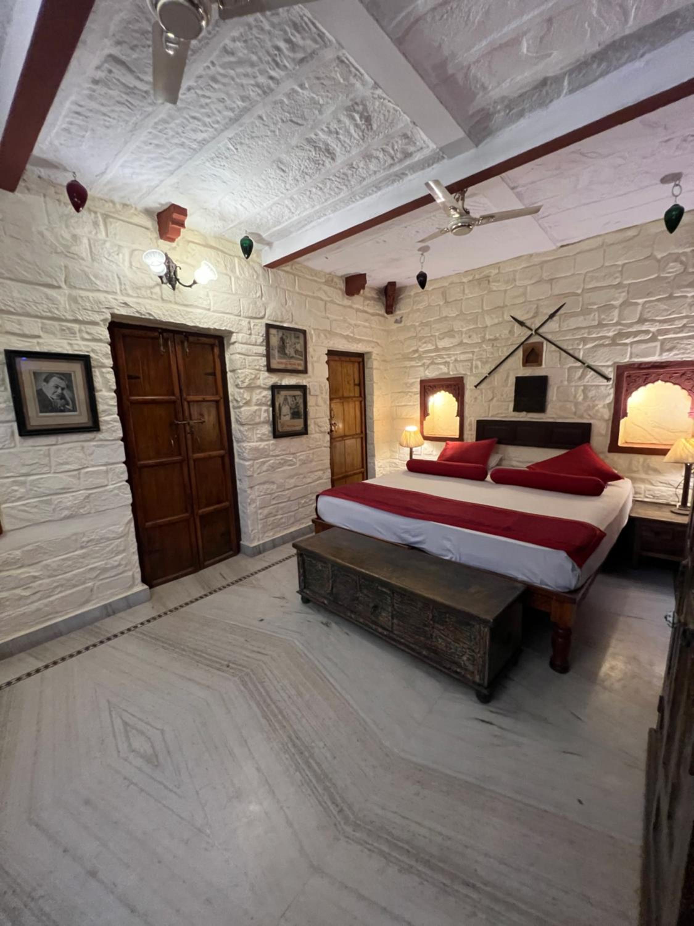 King Suite with Balcony - Photo 1
