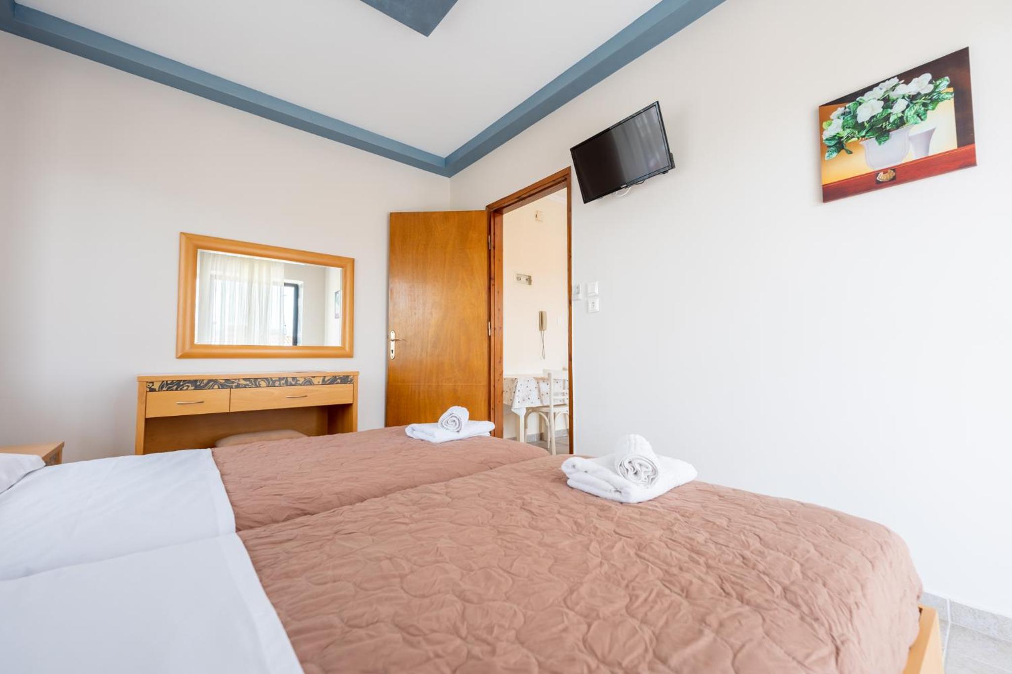 One-Bedroom Apartment (3 Adults) photo 1
