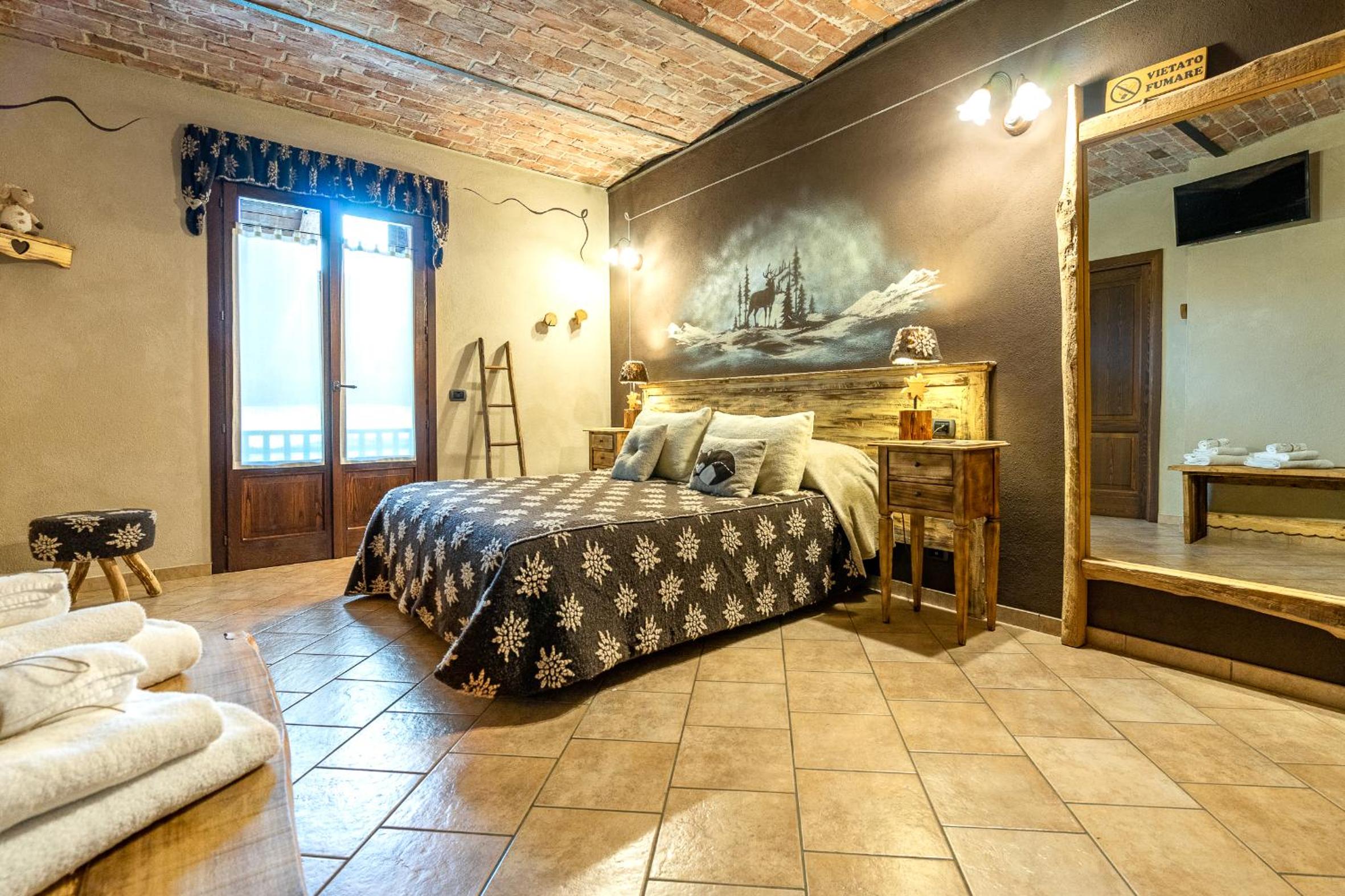 Double or Twin Room with Balcony photo 3