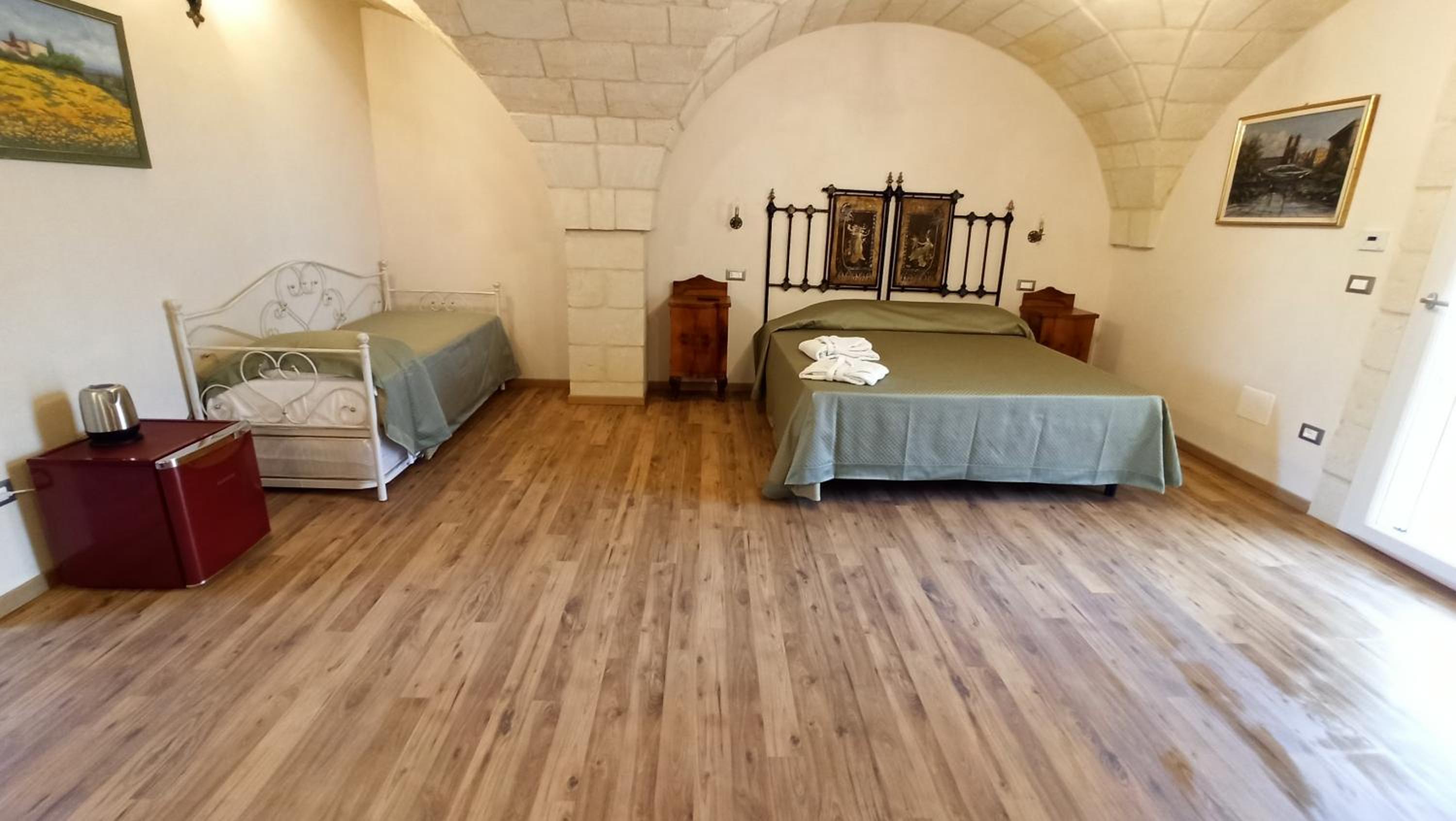 Quadruple Room - Photo 8