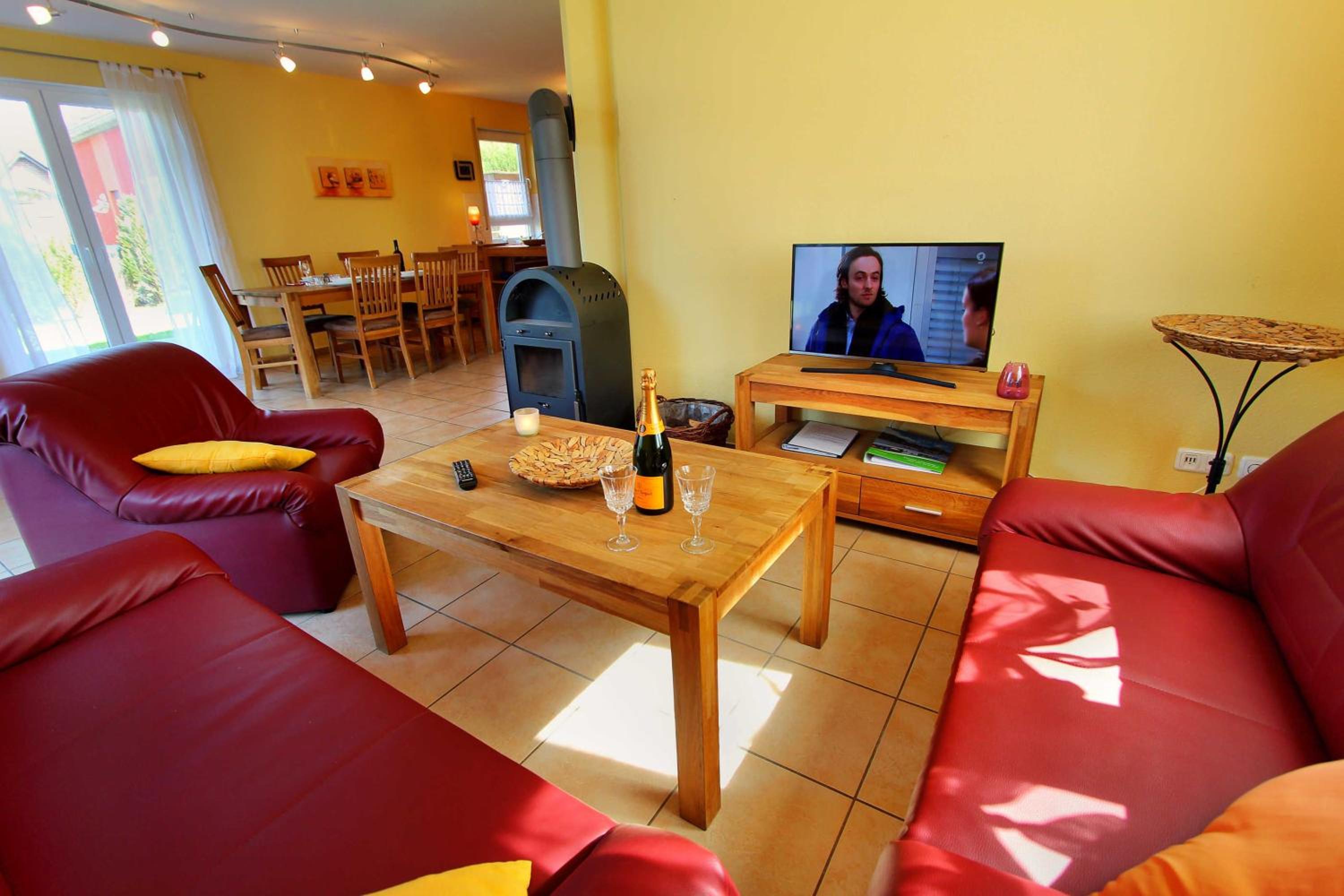 Three-Bedroom House photo 2