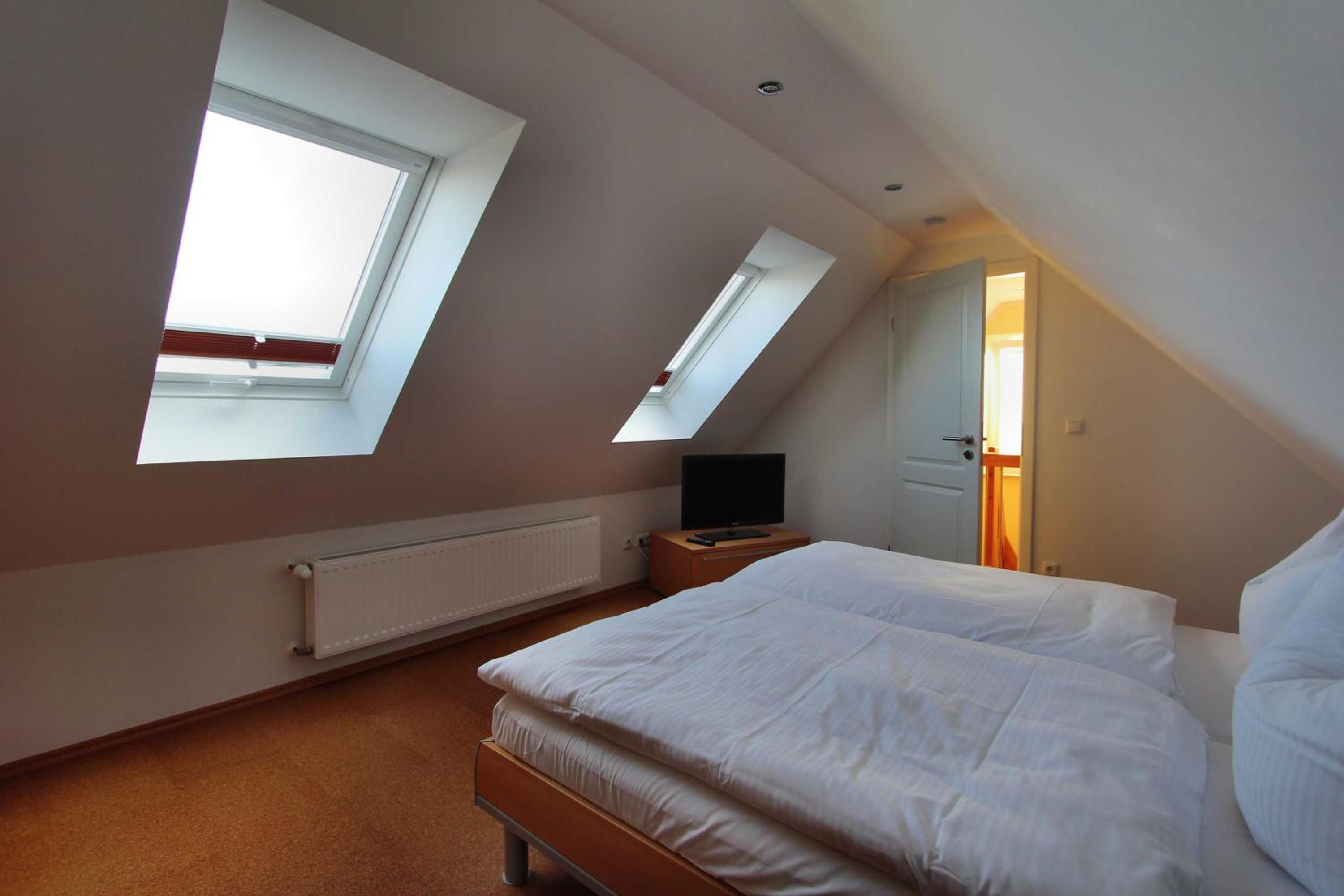 Two-Bedroom Apartment with Balcony photo 2