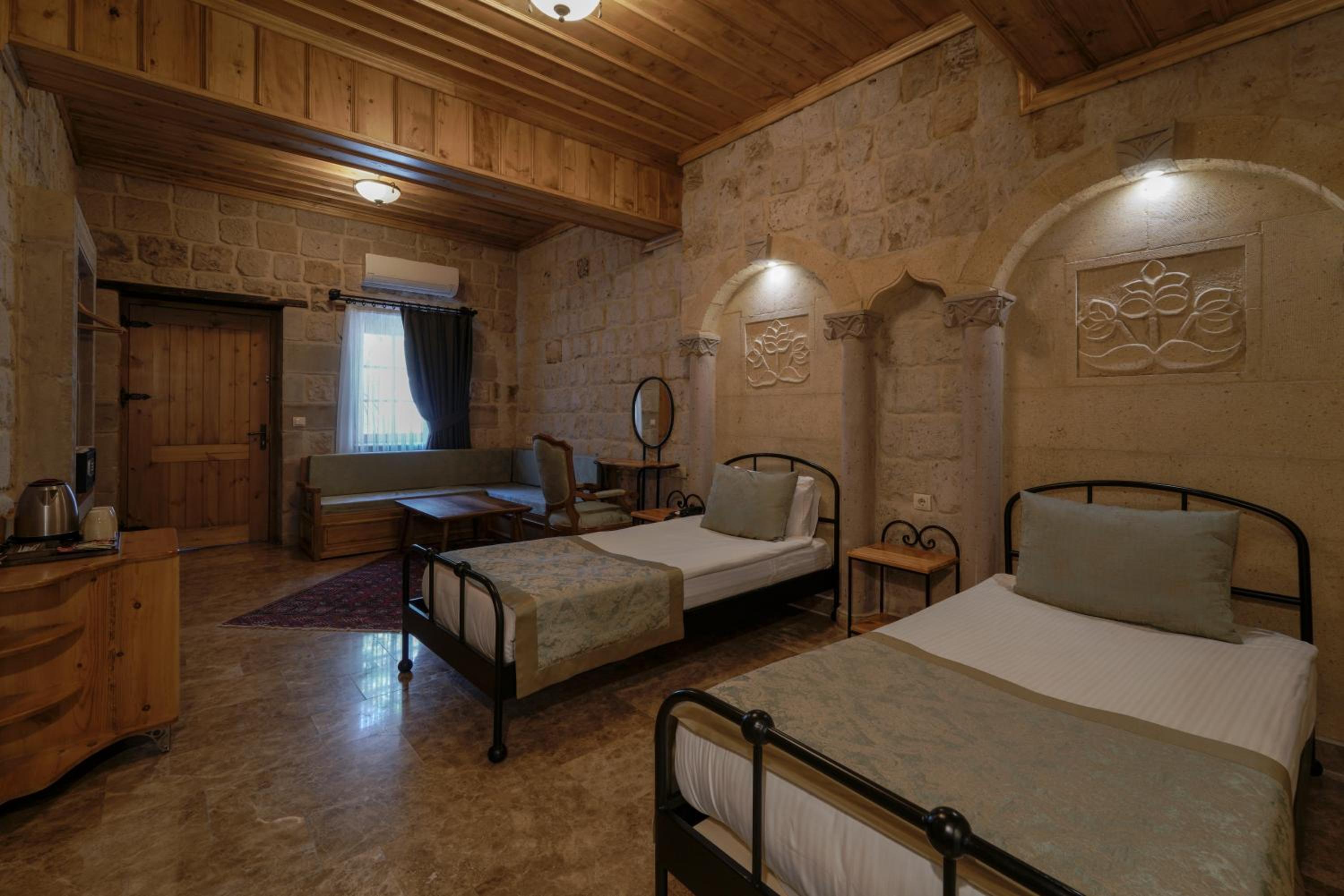 Stone Twin Room with Garden View - Photo 16