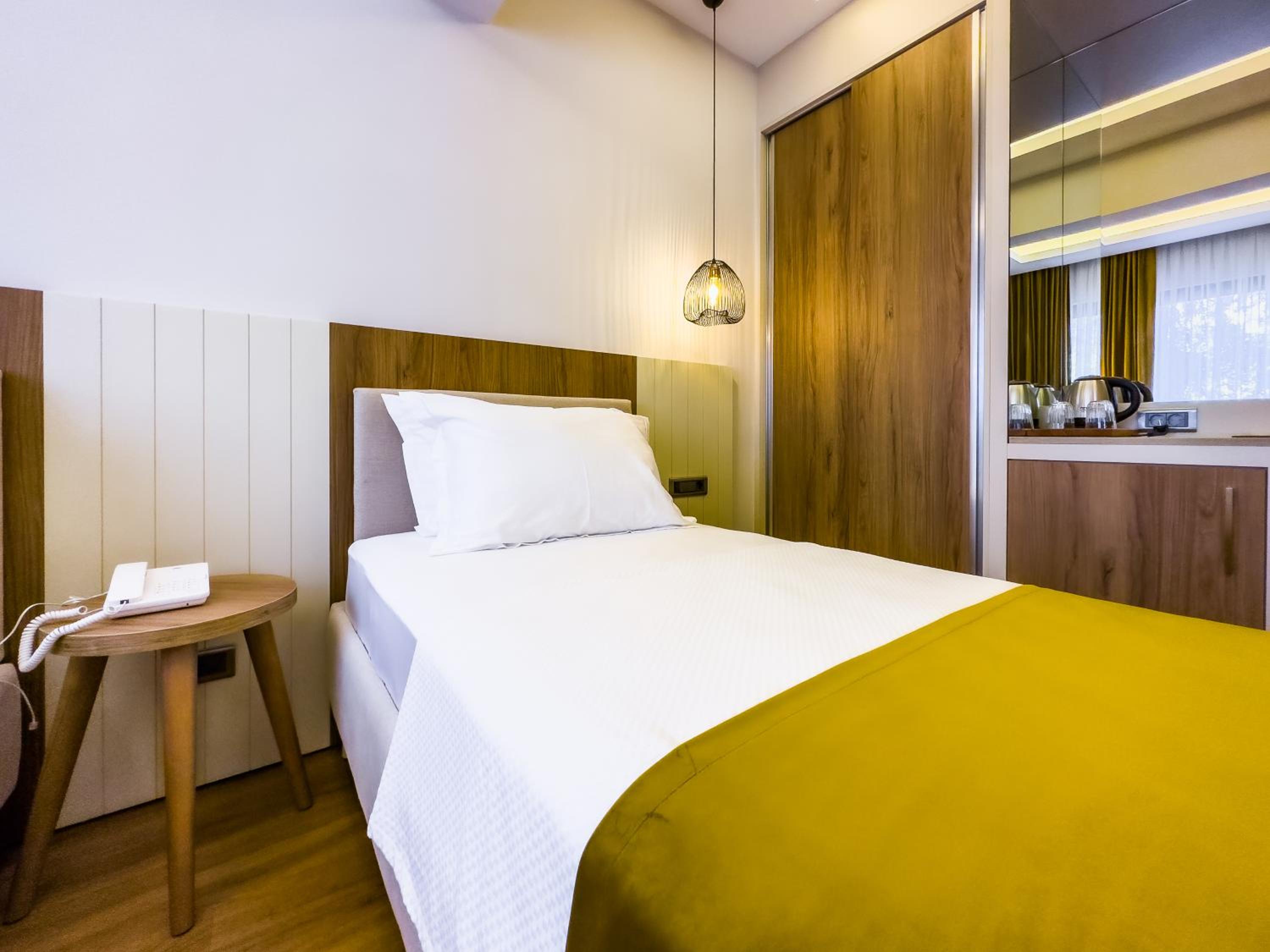 Standard Twin Room with Sea View