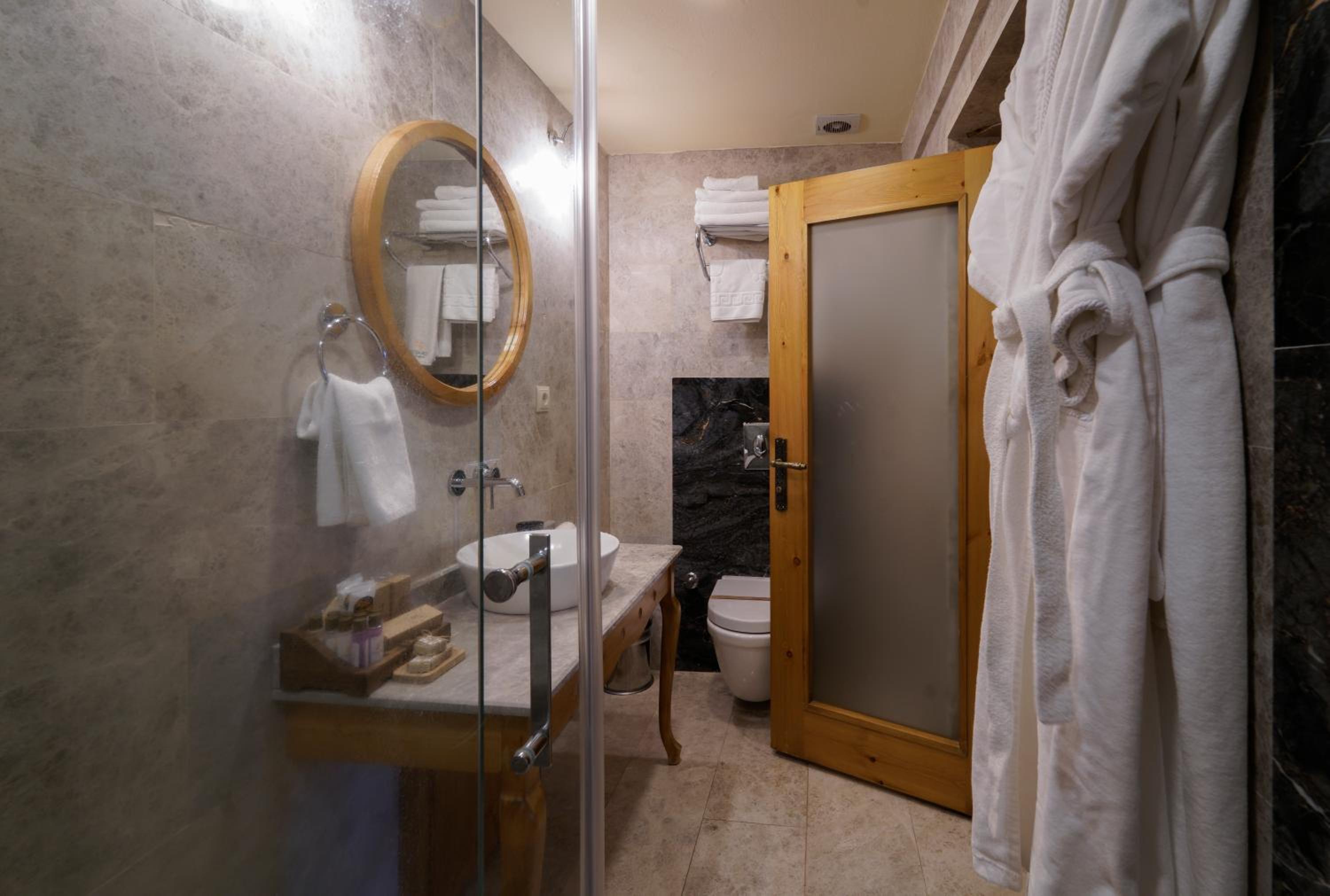 Stone Deluxe Double Room - Photo 12