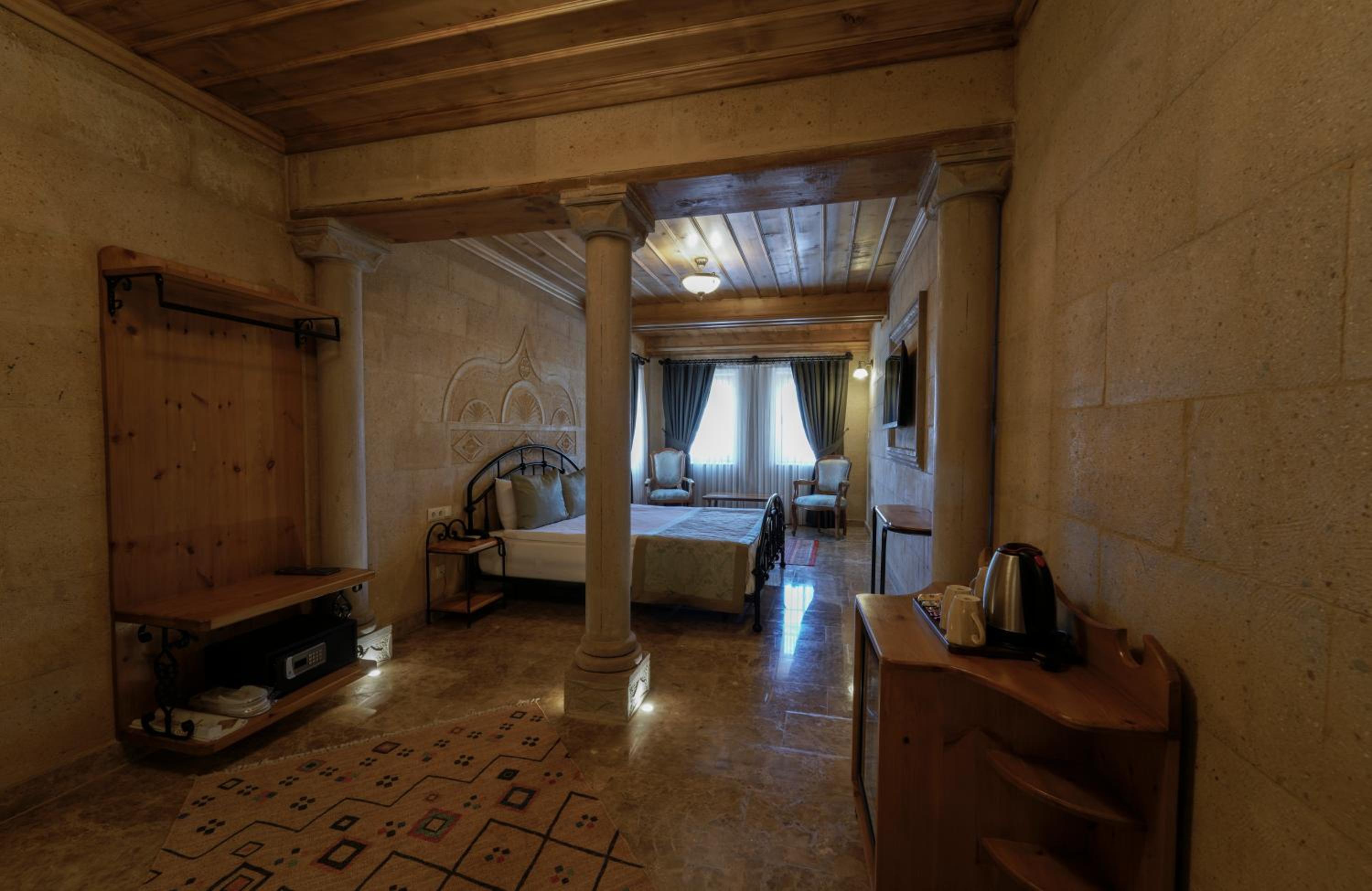 Stone Deluxe Double Room - Photo 11