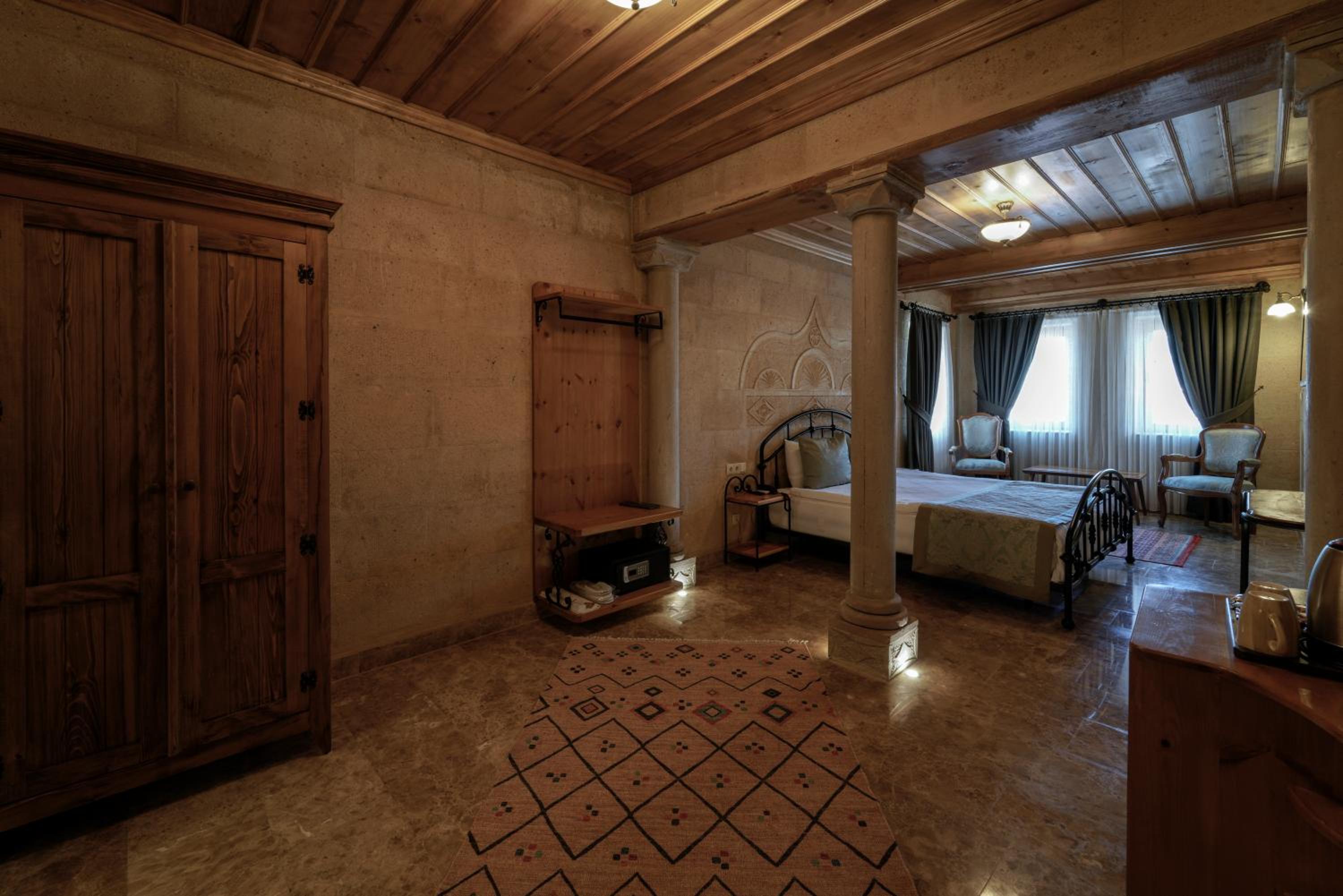 Stone Deluxe Double Room - Photo 10
